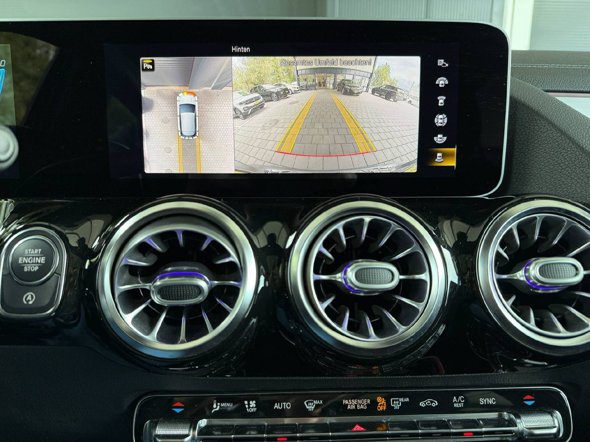 MERCEDES-BENZ GLA 35 AMG 4matic-11