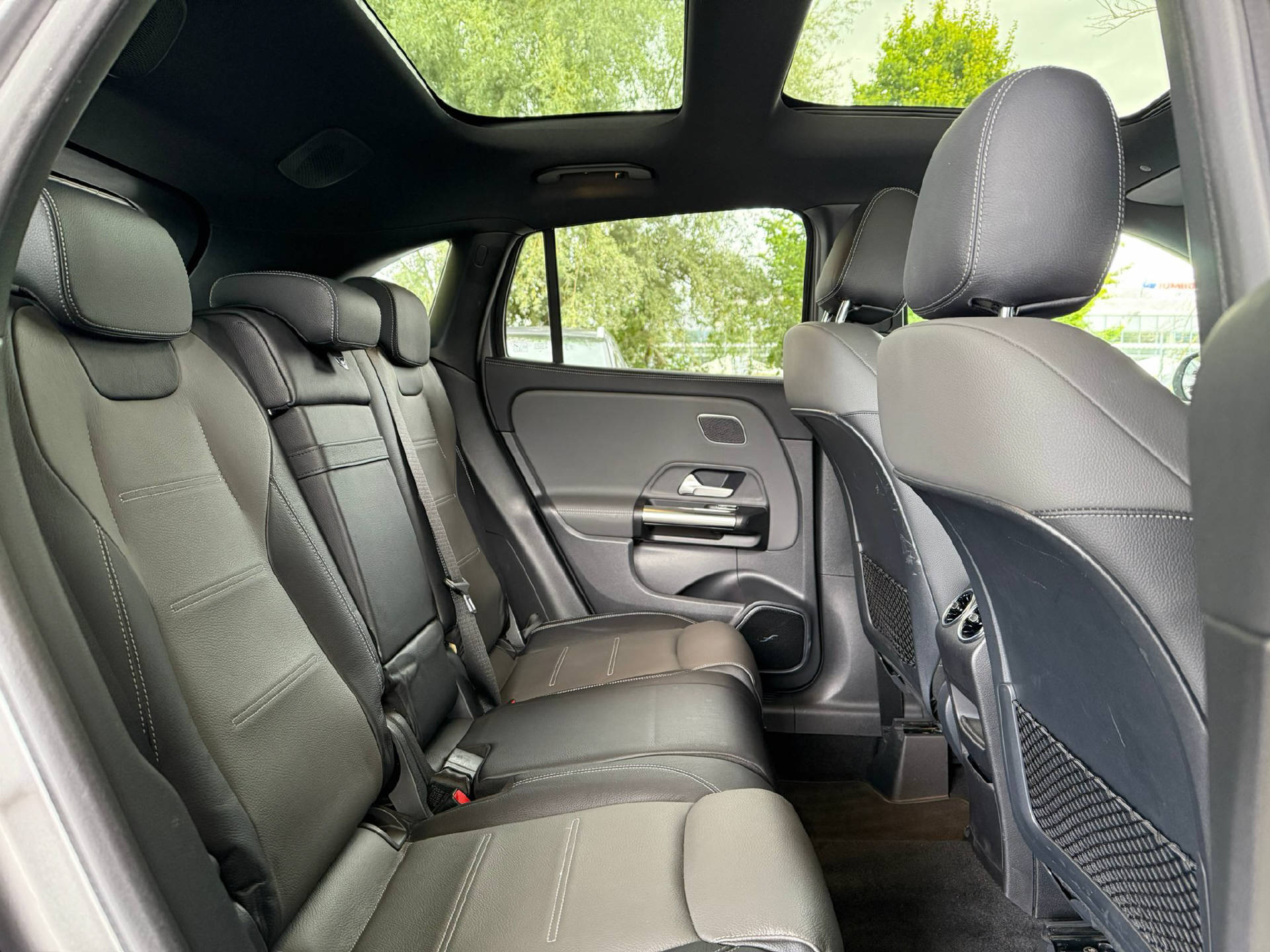 MERCEDES-BENZ GLA 35 AMG 4matic-8