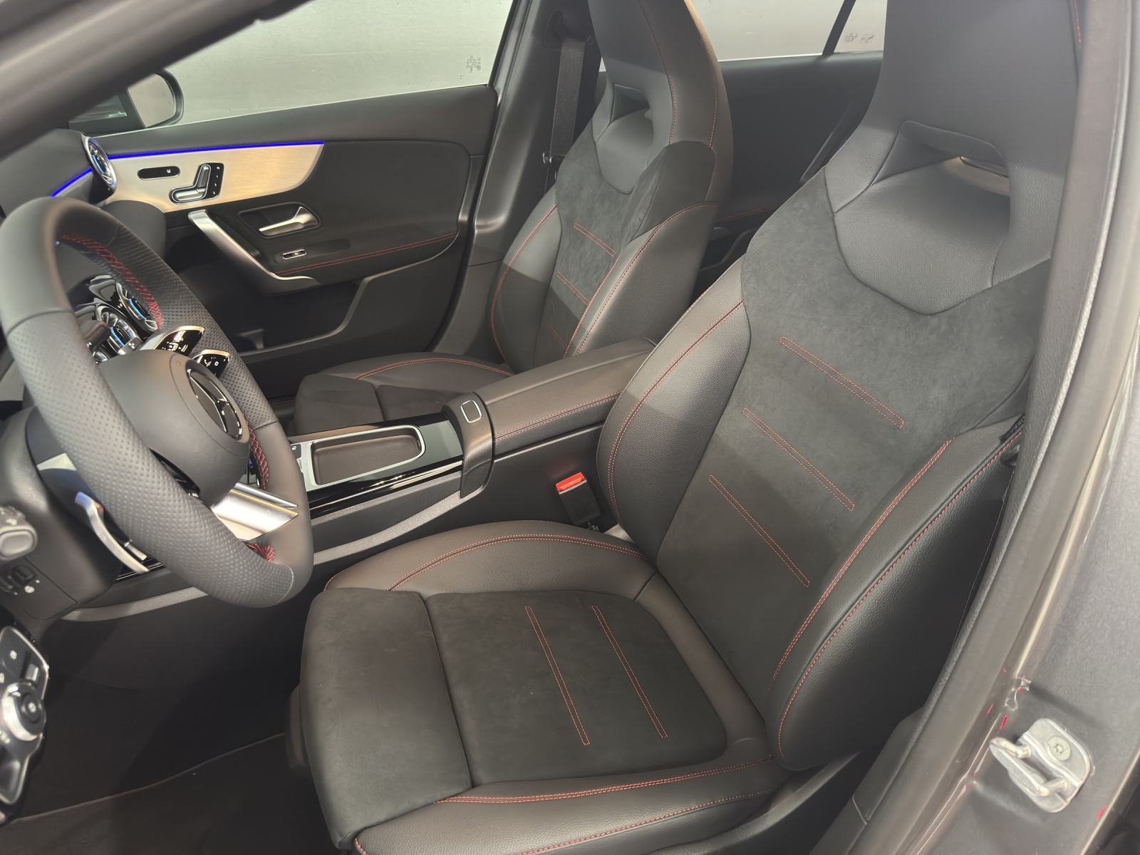 MERCEDES-BENZ A 250 e AMG Line EQ Star - 13