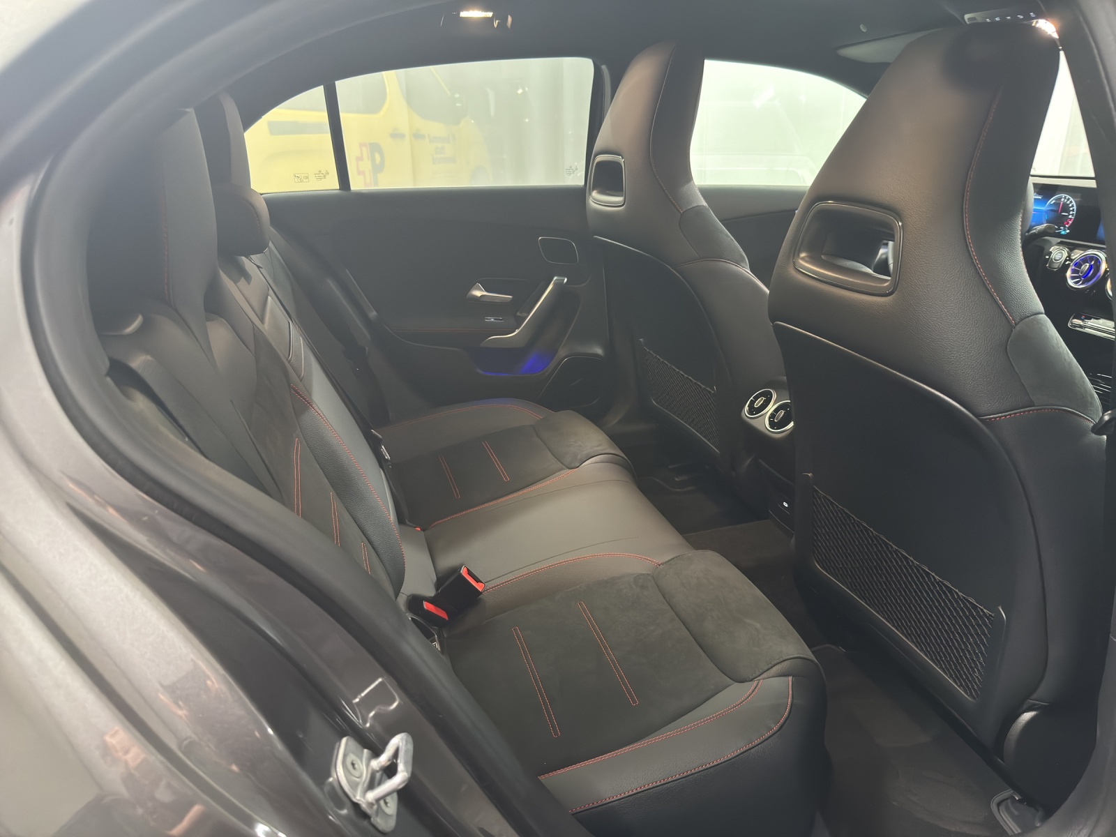 MERCEDES-BENZ A 250 e AMG Line EQ Star - 10