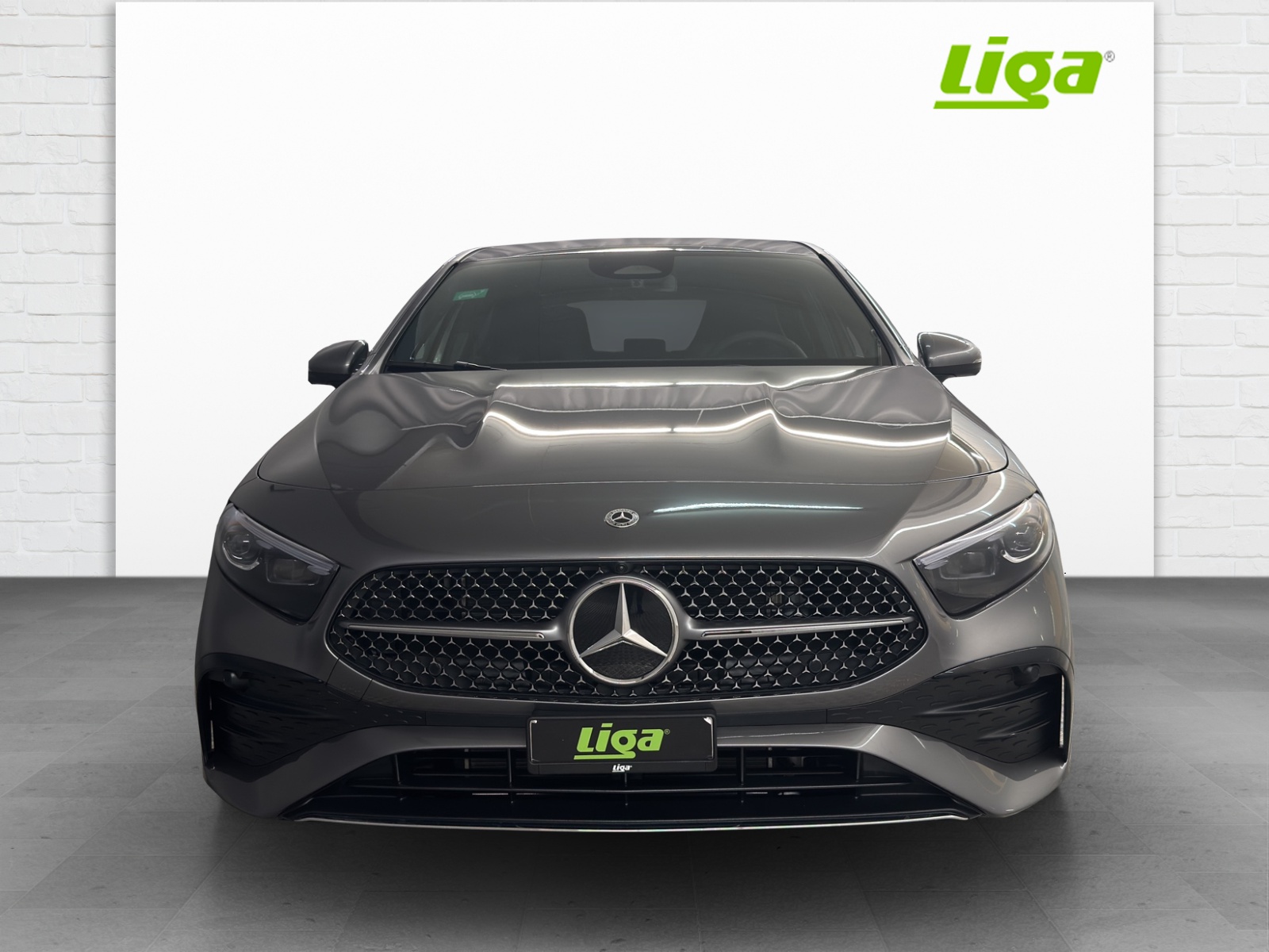 MERCEDES-BENZ A 250 e AMG Line EQ Star - 3