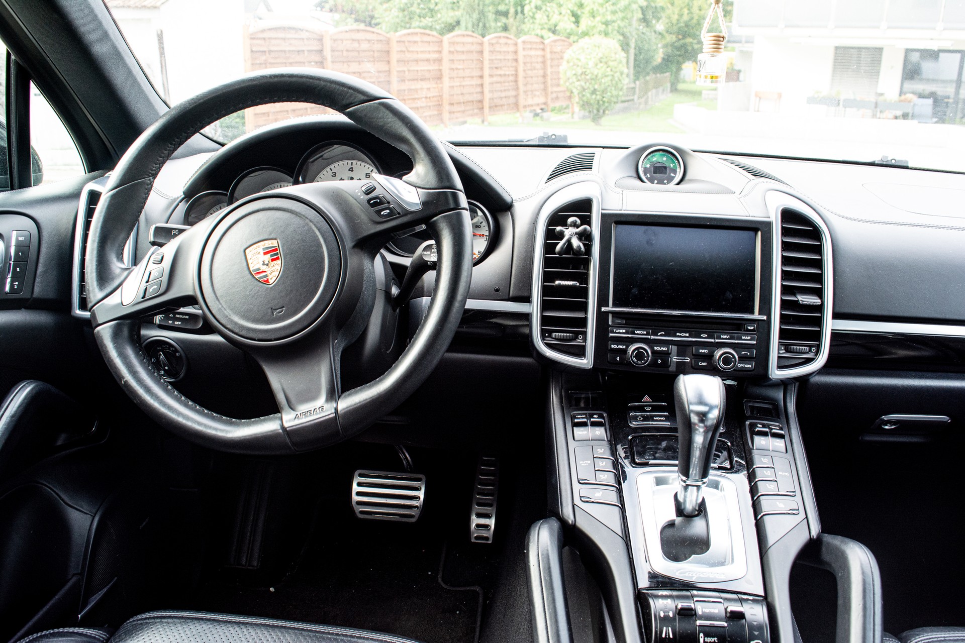 PORSCHE CAYENNE S - 11