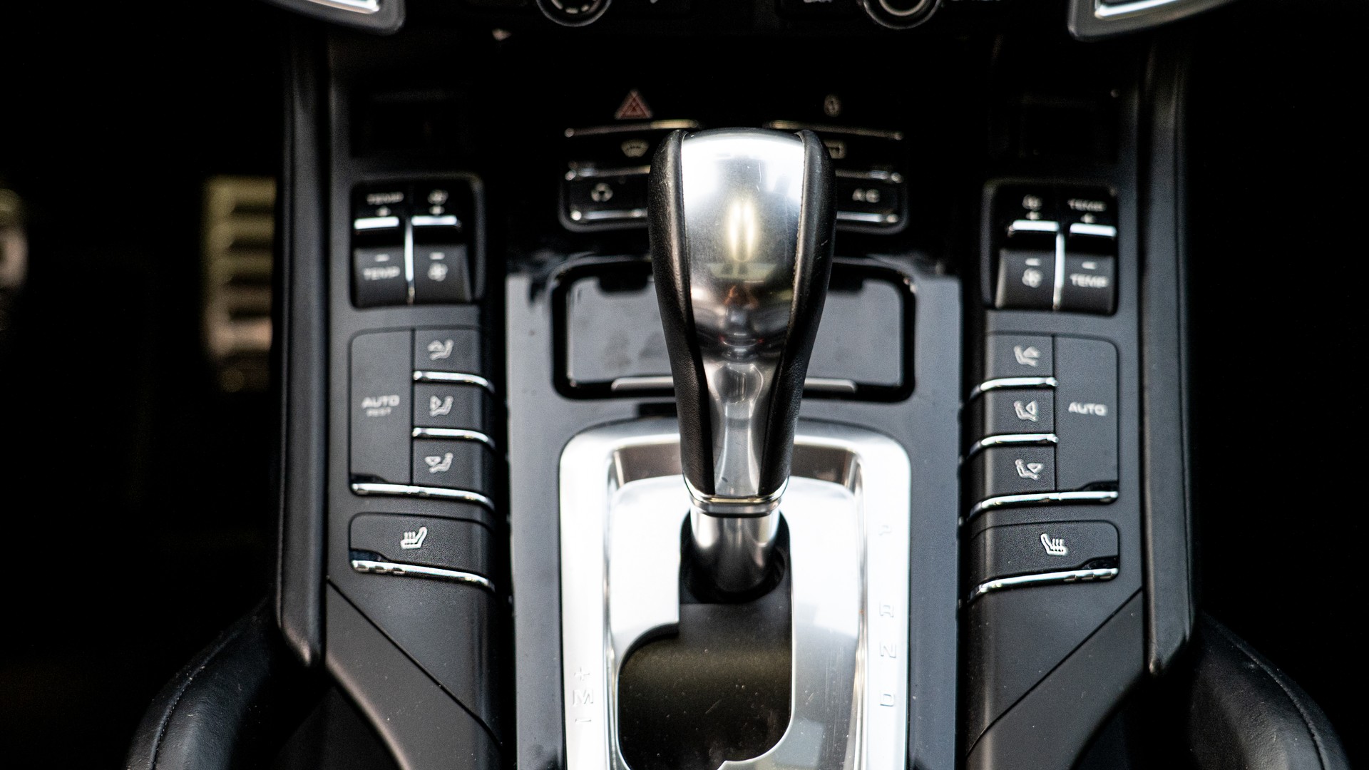 PORSCHE CAYENNE S - 17