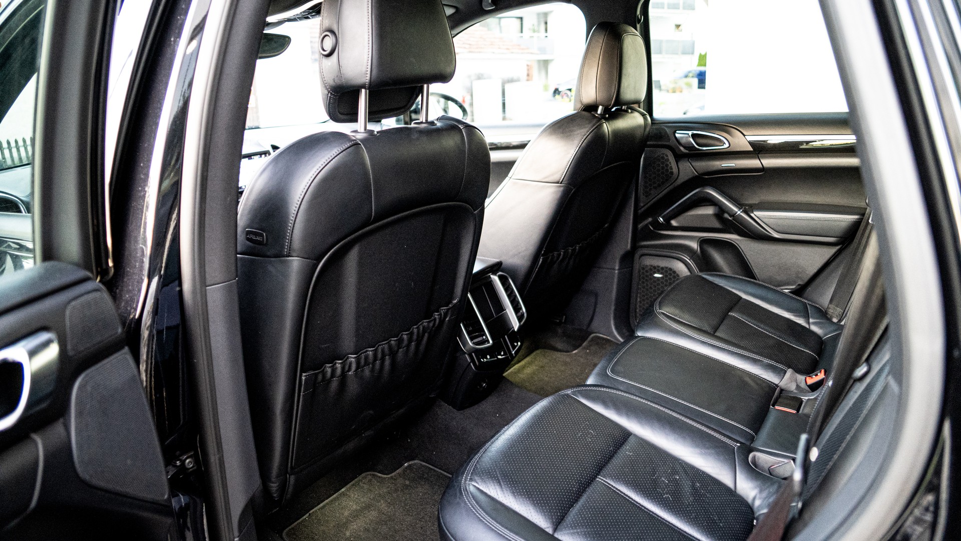 PORSCHE CAYENNE S - 14