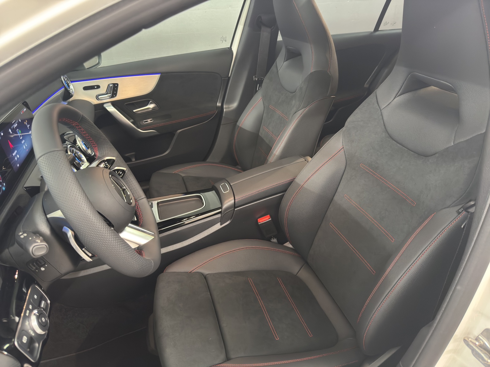 MERCEDES-BENZ A 250 e EQ Star AMG Line - 14