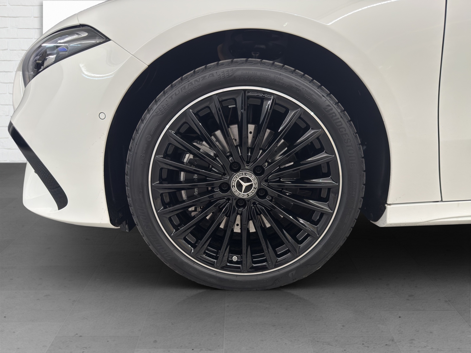 MERCEDES-BENZ A 250 e EQ Star AMG Line - 6