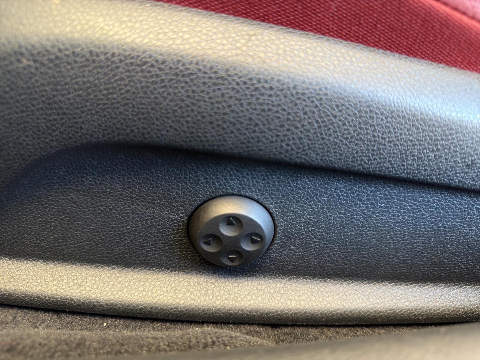 MERCEDES-BENZ C 180 Cabriolet - 25