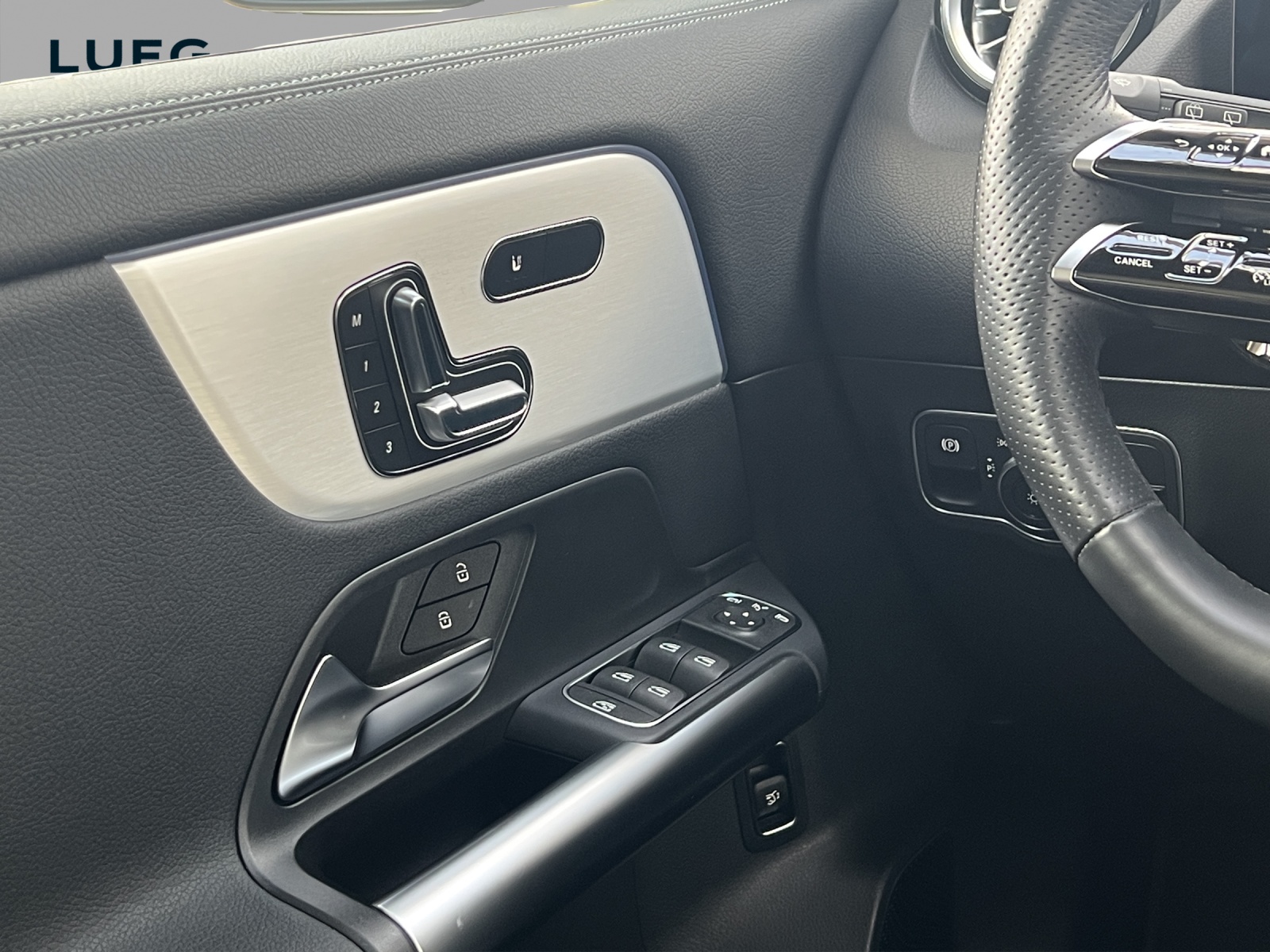 MERCEDES-BENZ EQA 350 66,5 kWh 4Matic Swiss Star - 13