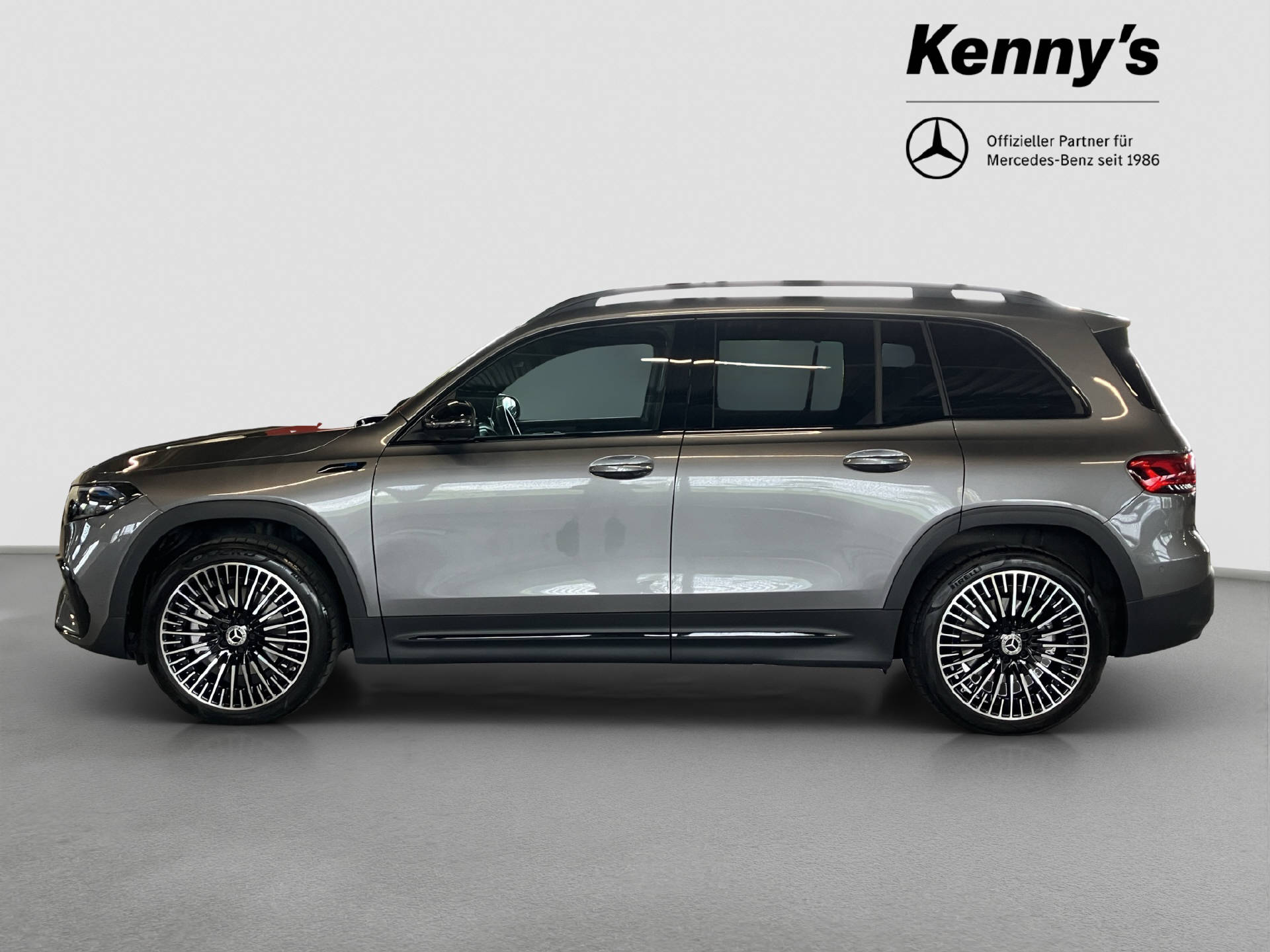 MERCEDES-BENZ EQB 300 AMG Line 4MATIC - 3