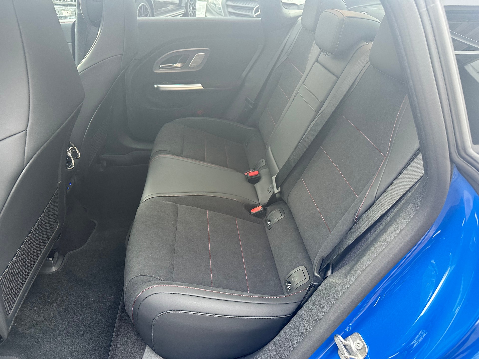 MERCEDES-BENZ CLA 350 AMG Line 4Matic - 13
