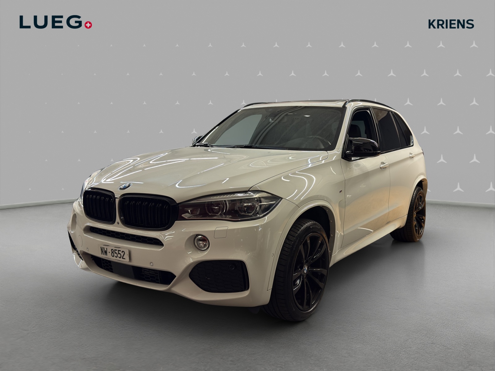 BMW X5 xDrive 30d Steptronic / Panorama-Dach / M-Paket / DISTRONIC