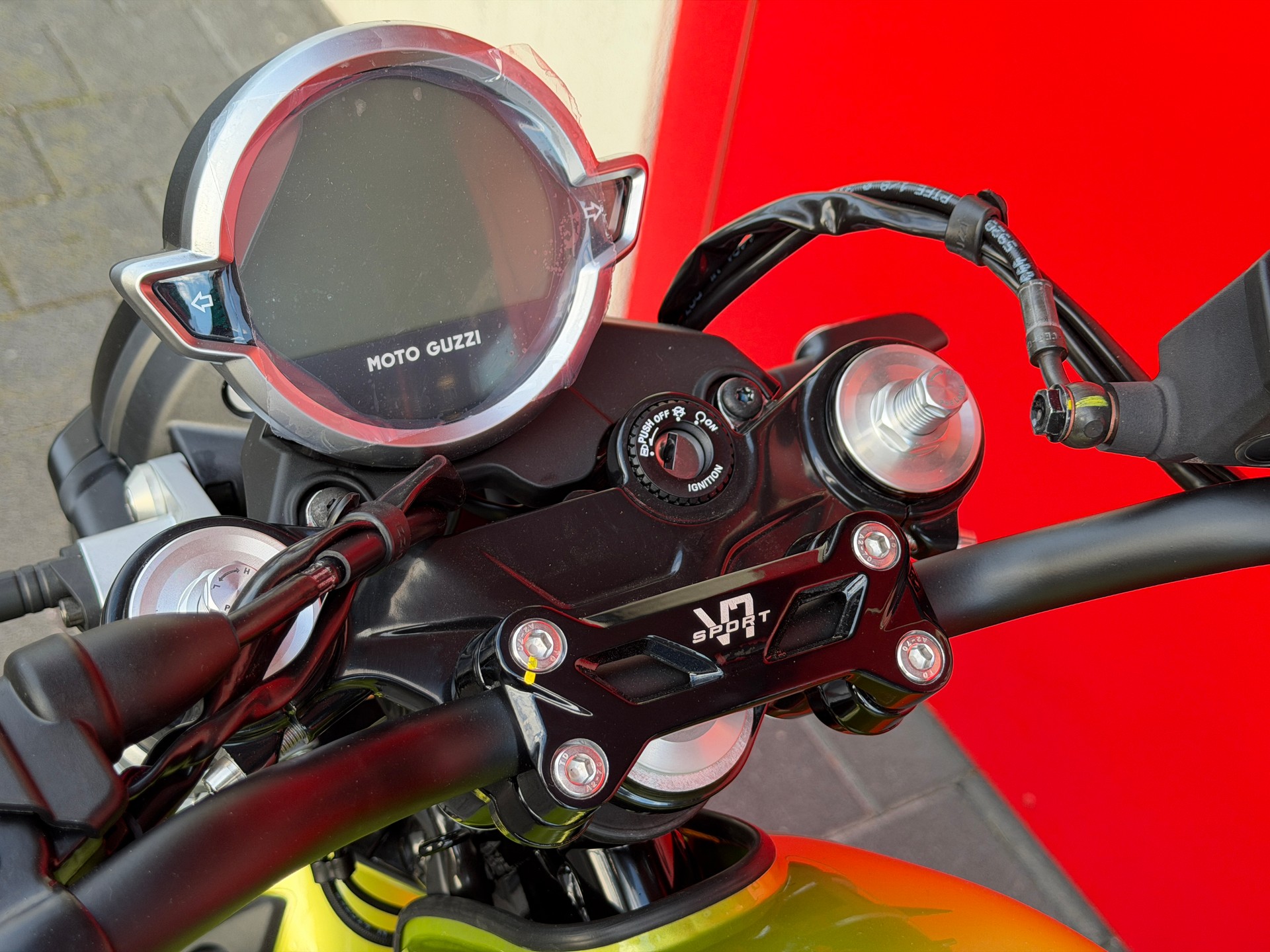 MOTO GUZZI V7 IV 850 Sport E5+ - 9