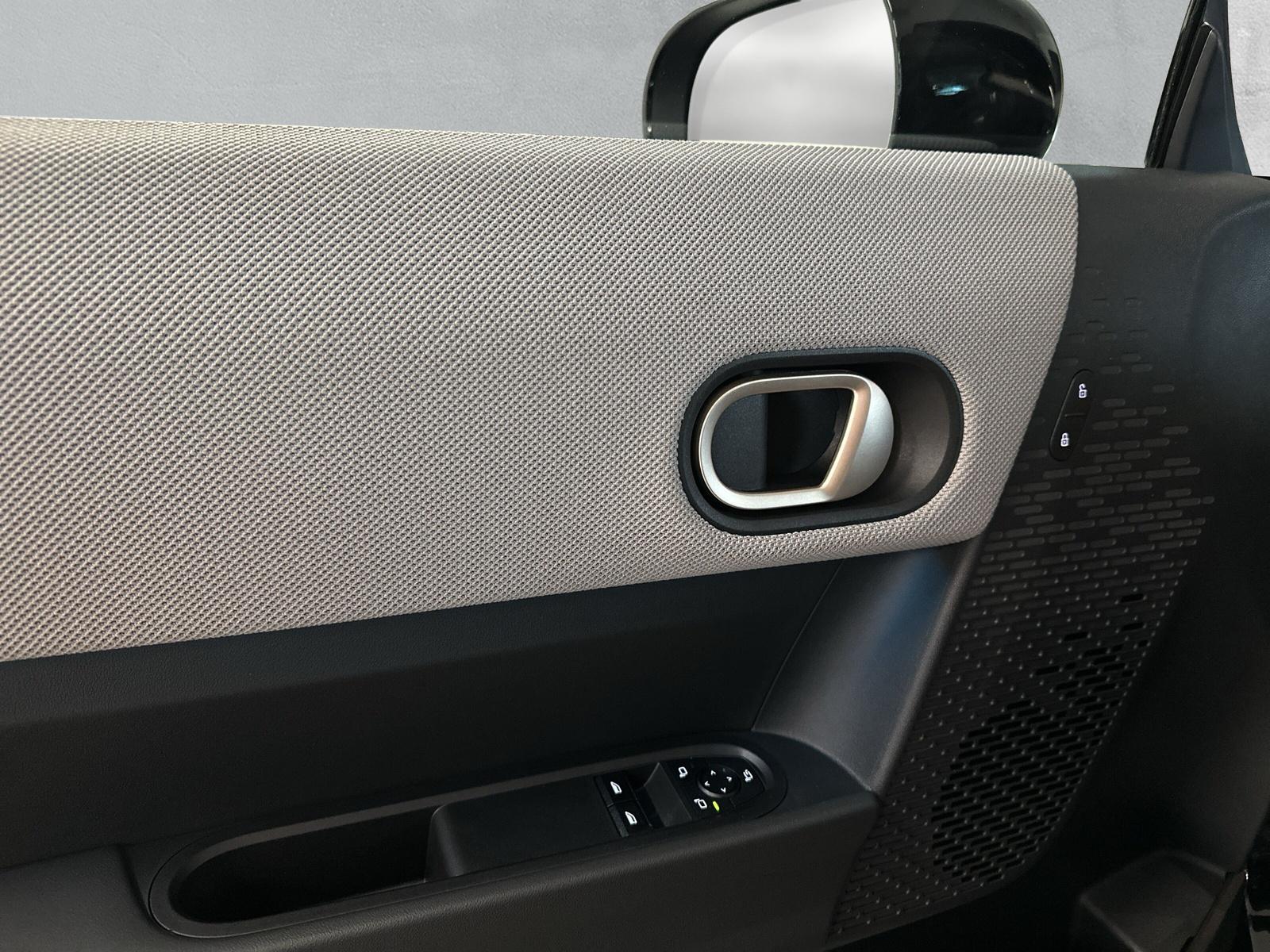 MINI F66 1.5i Cooper C (CH) Midnight Black - 17