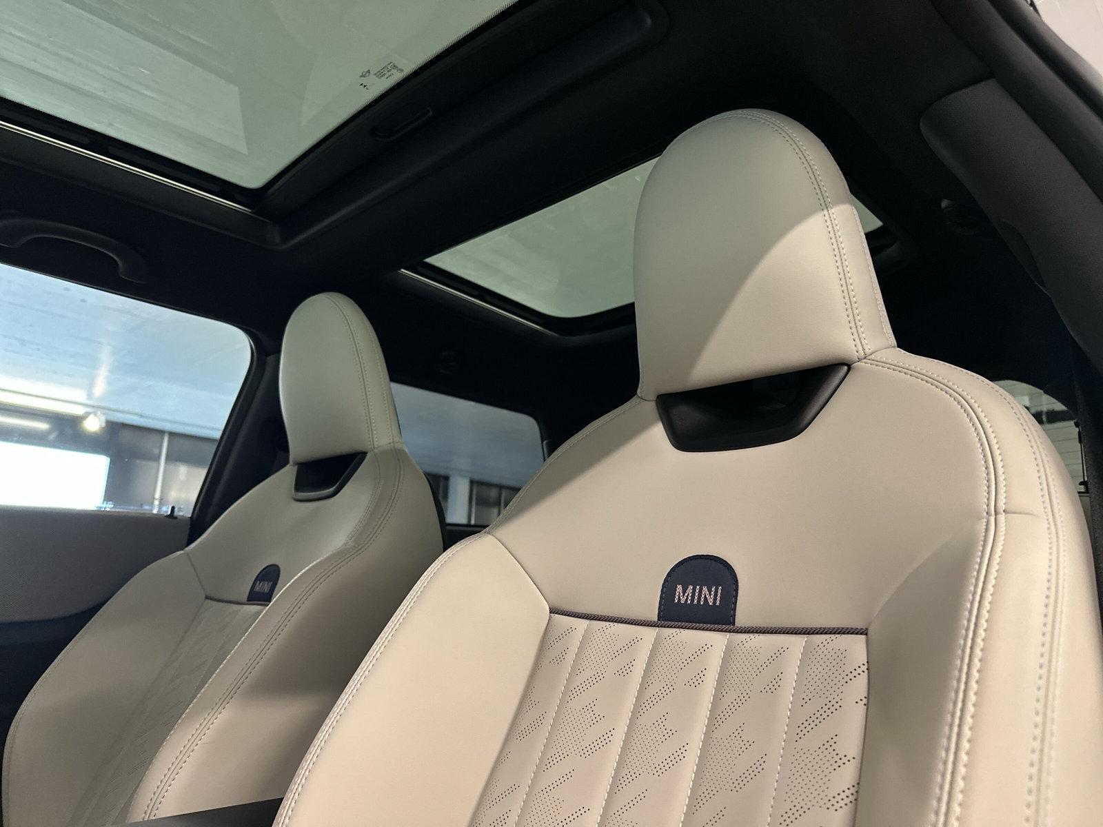 MINI F66 1.5i Cooper C (CH) Midnight Black - 20