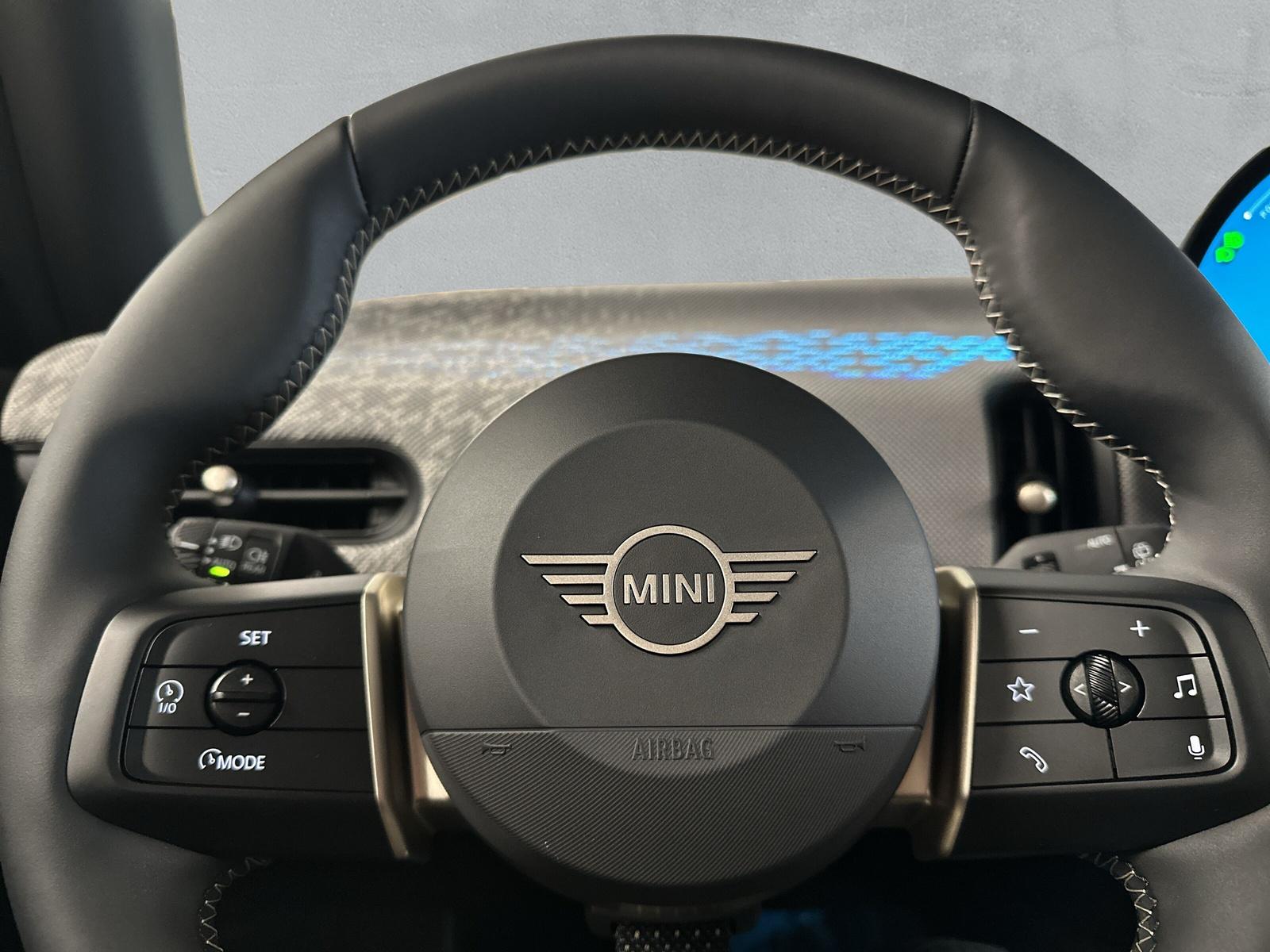 MINI F66 1.5i Cooper C (CH) Midnight Black - 18