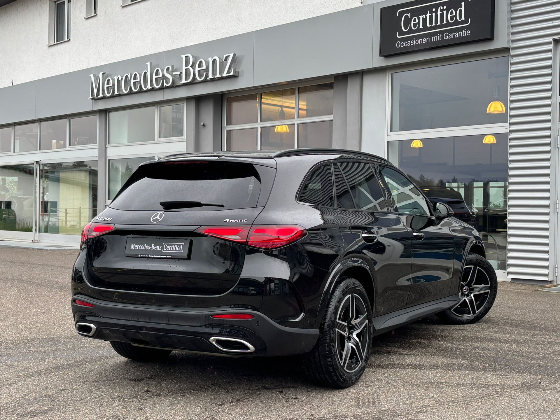 MERCEDES-BENZ GLC 200 AMG-Line 4Matic - 4