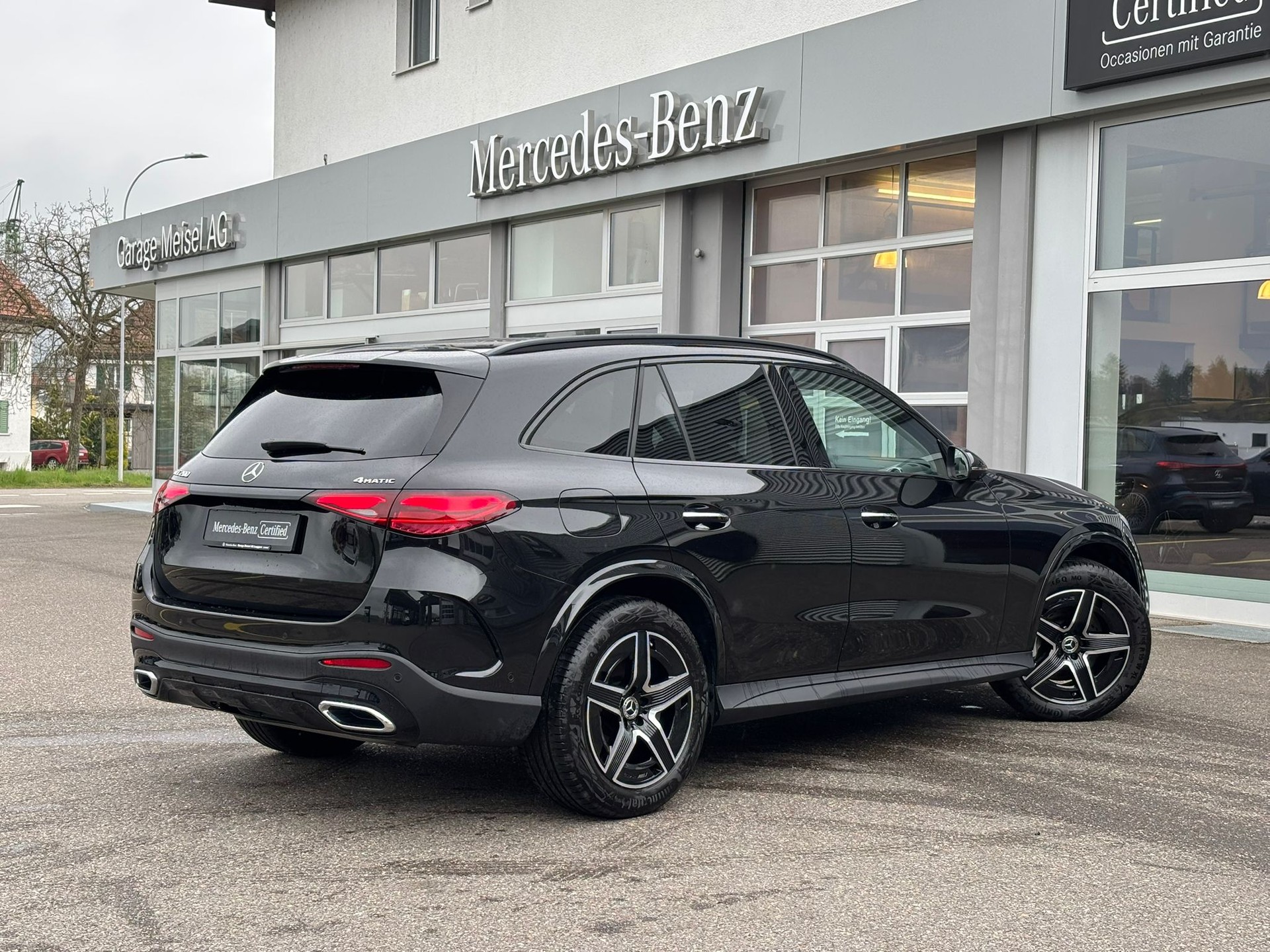 MERCEDES-BENZ GLC 200 AMG-Line 4Matic - 3