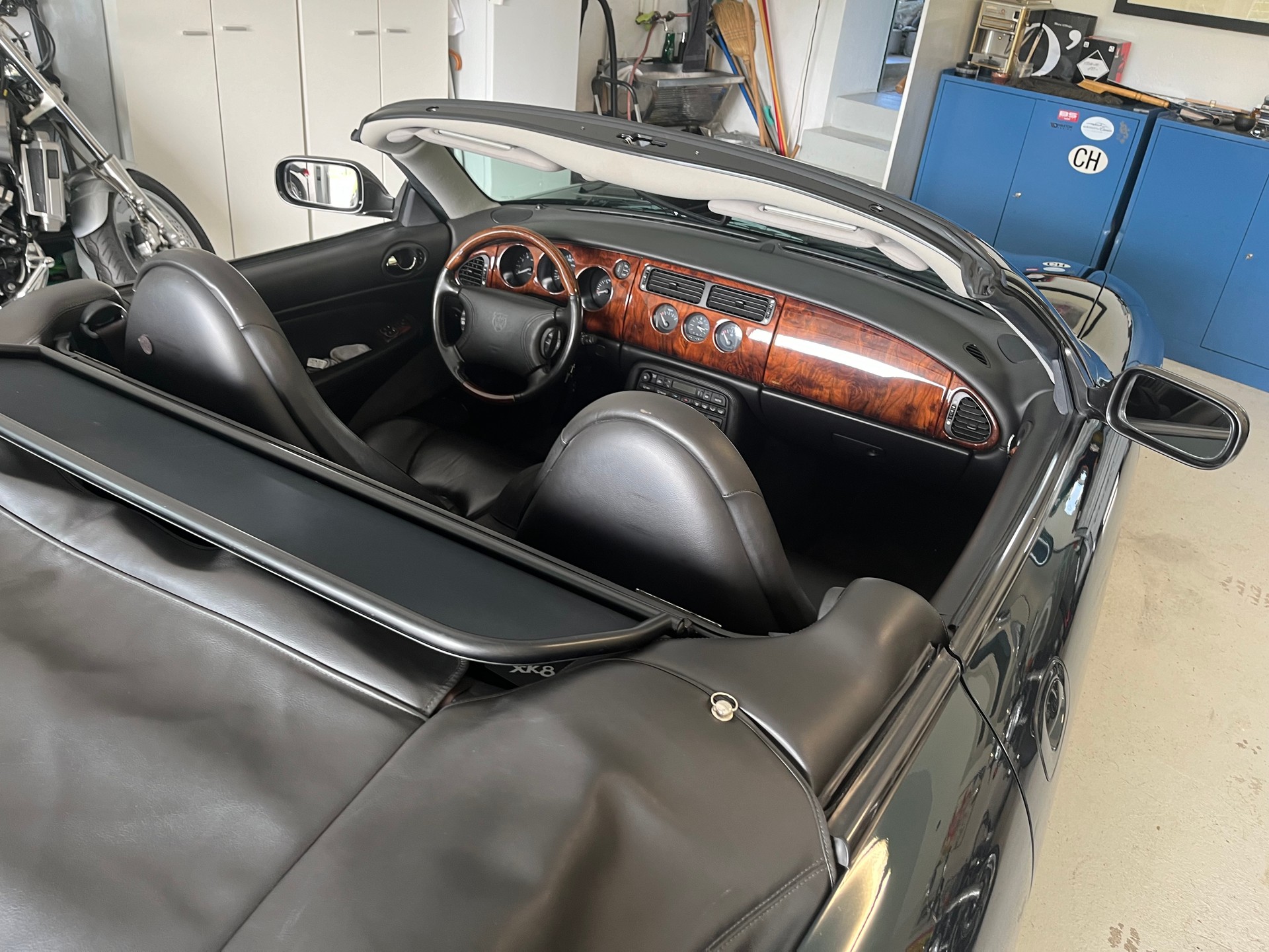 JAGUAR XK8 Convertible - 23