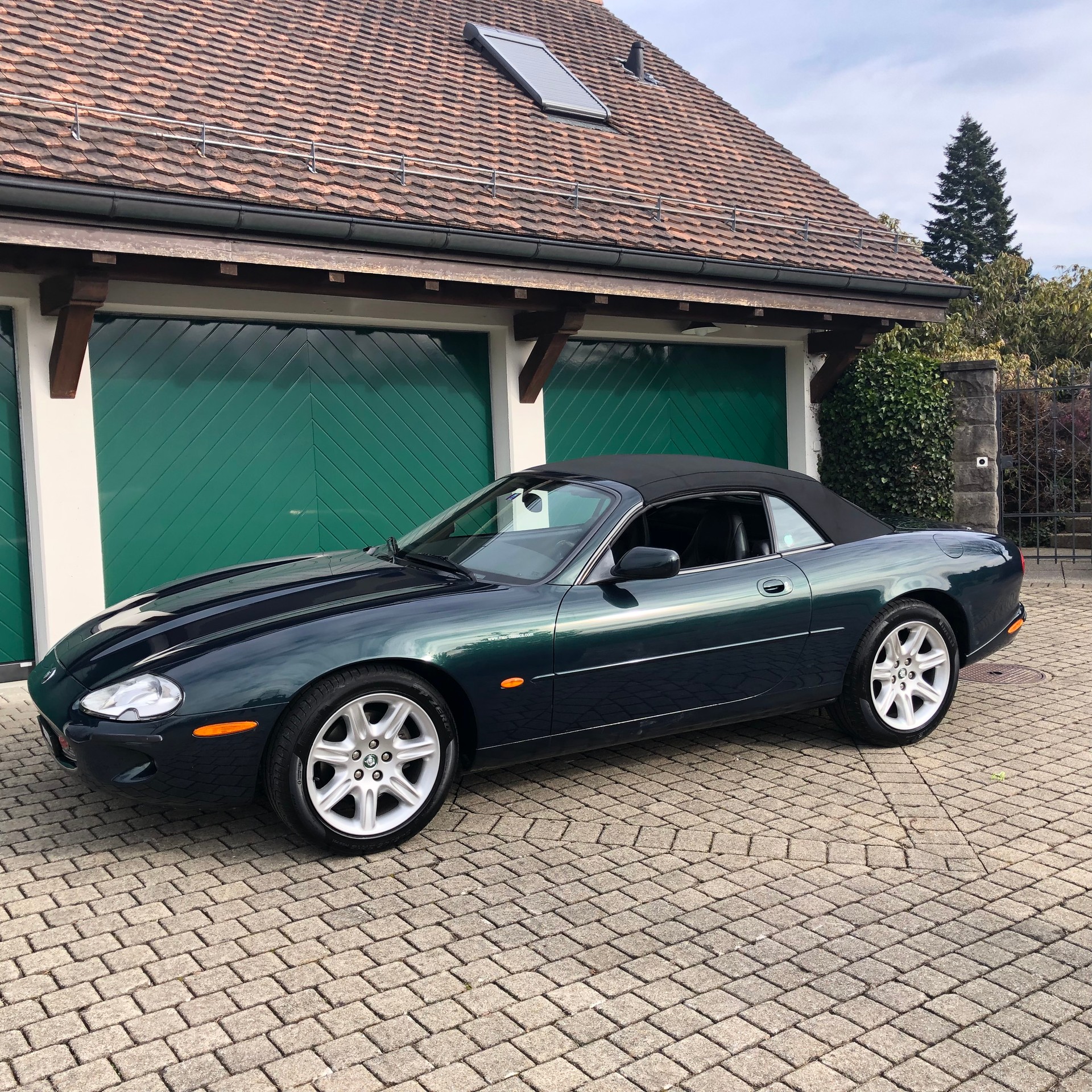 JAGUAR XK8 Convertible - 11