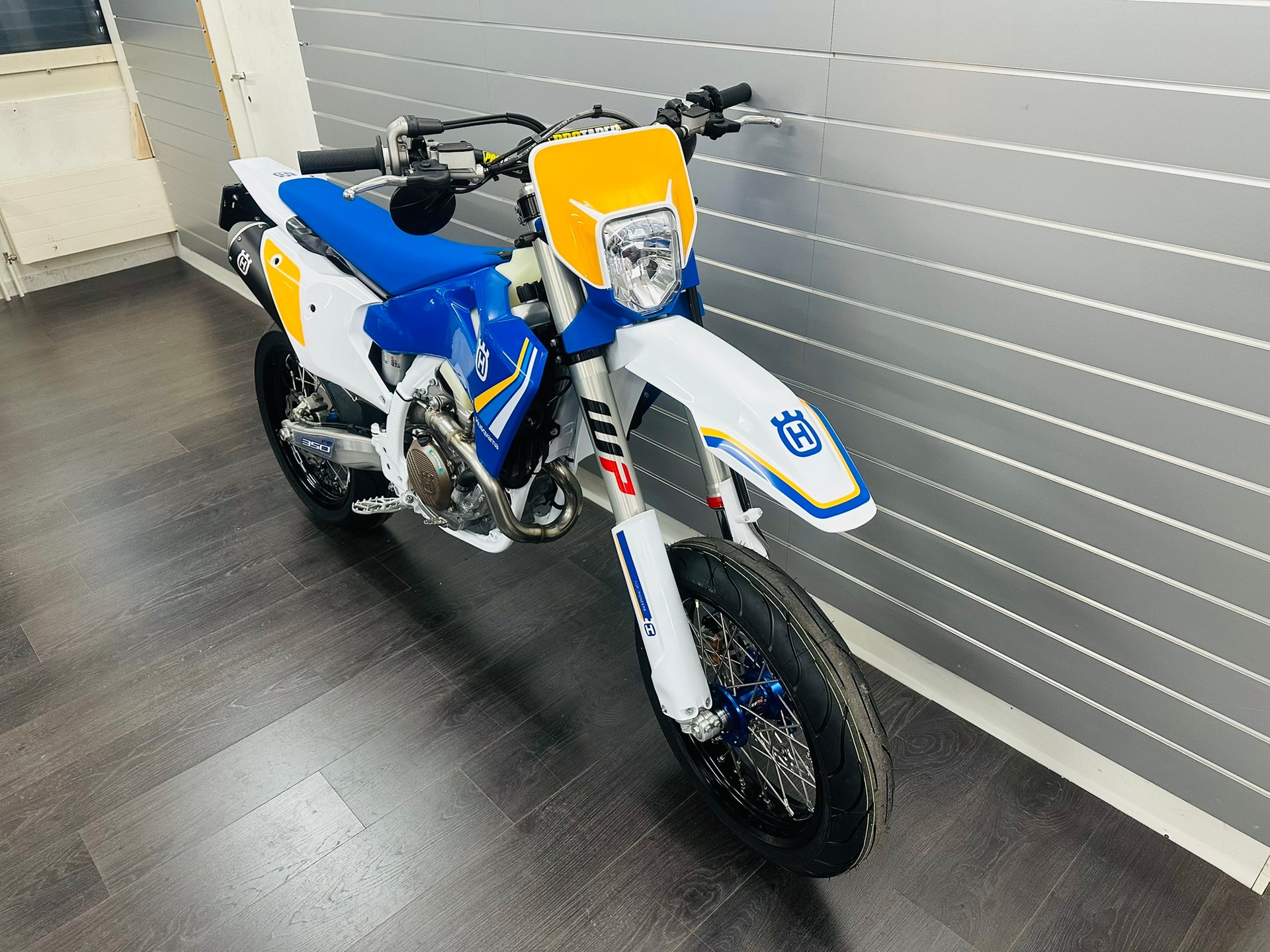 HUSQVARNA FE 350 Hertitage Supermoto - 3