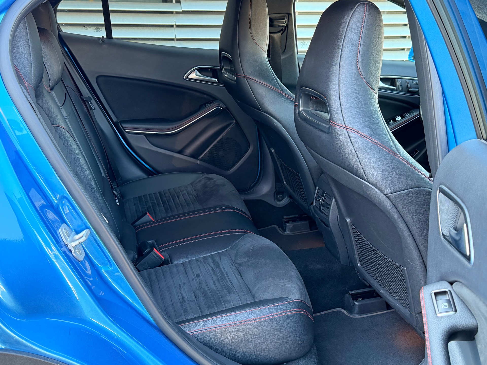 MERCEDES-BENZ GLA 200 AMG Line 7G-DCT - 12