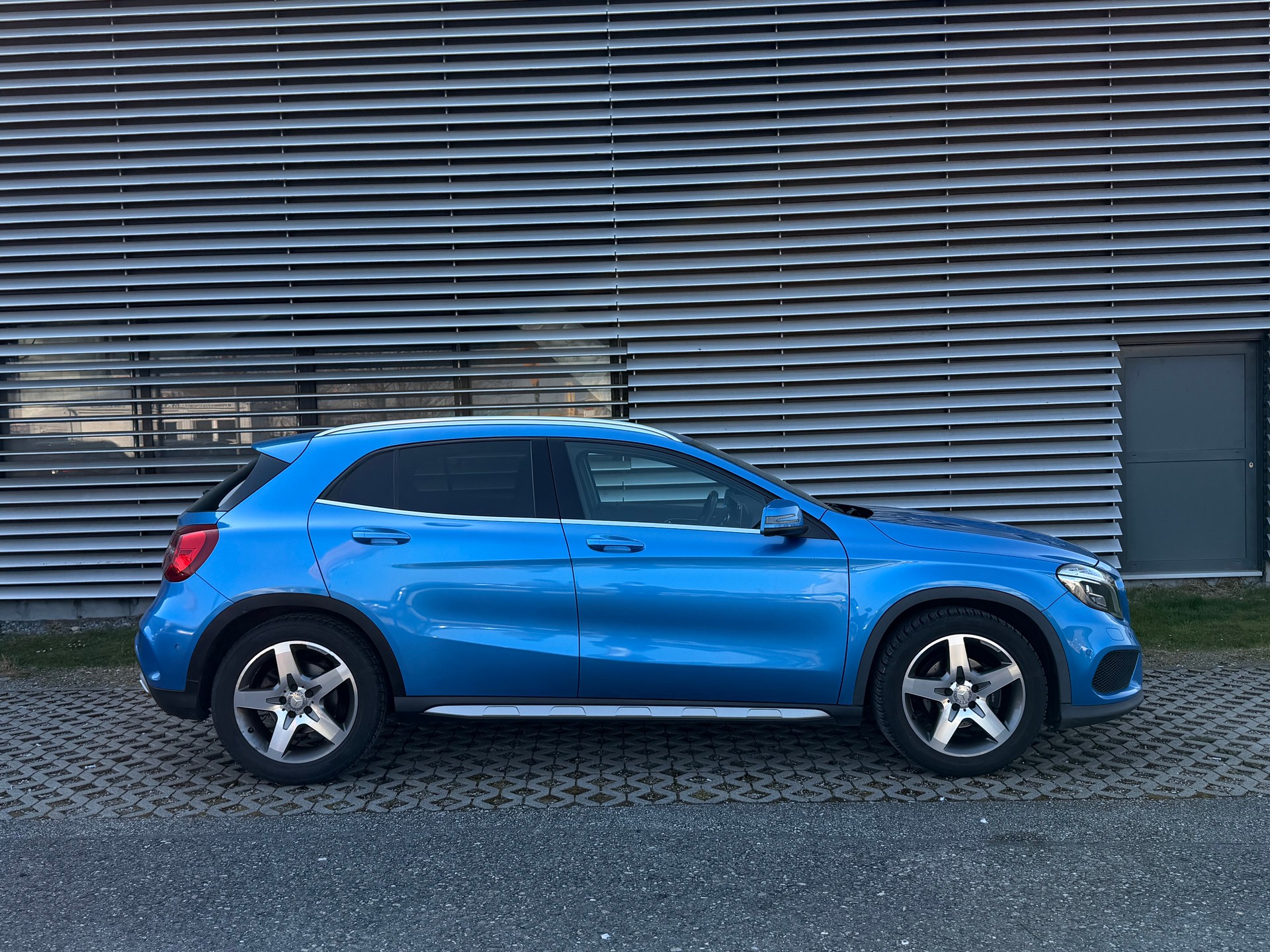 MERCEDES-BENZ GLA 200 AMG Line 7G-DCT - 6