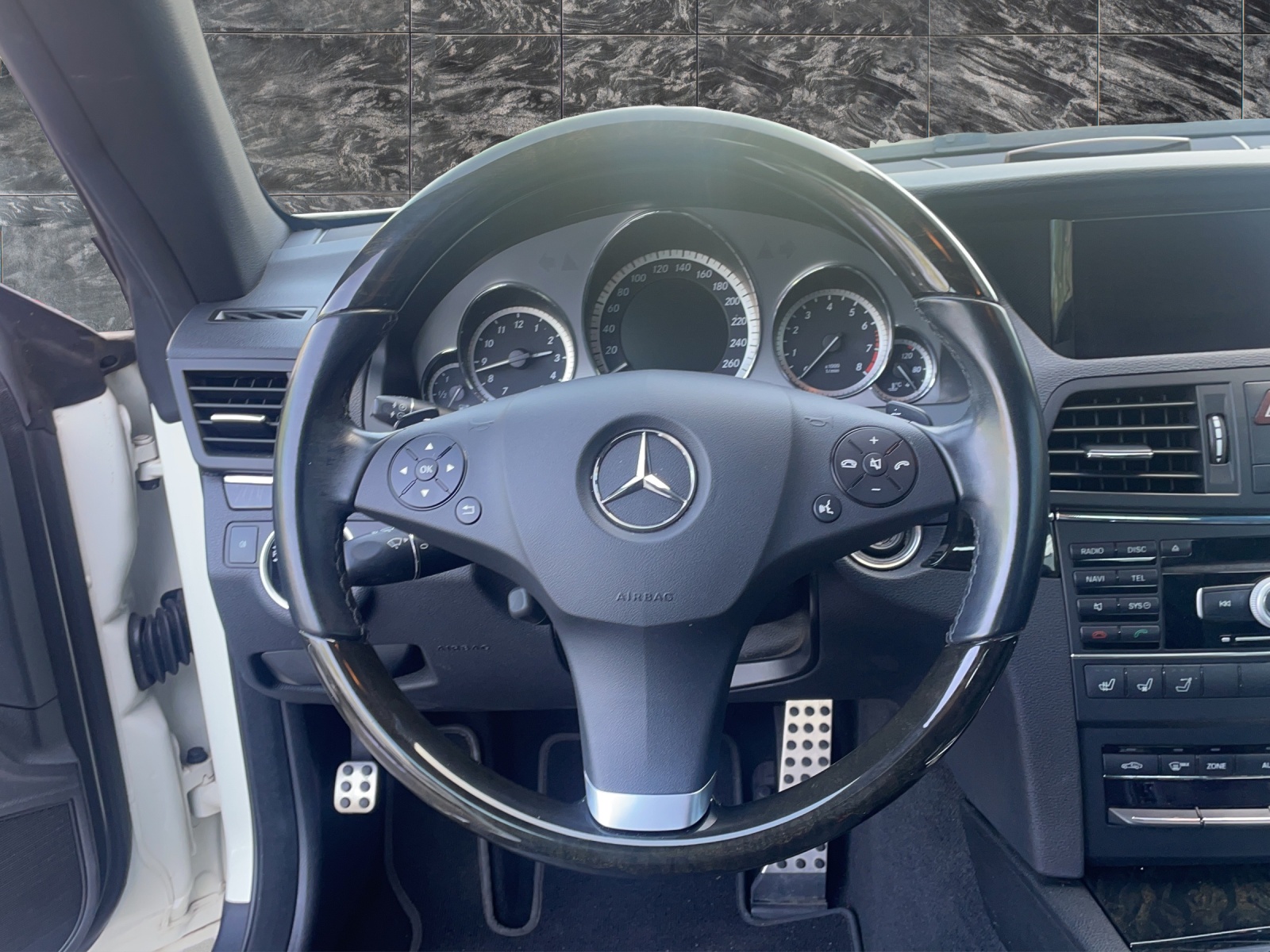 MERCEDES-BENZ E 250 CGI BlueEfficiency Automatic - 12