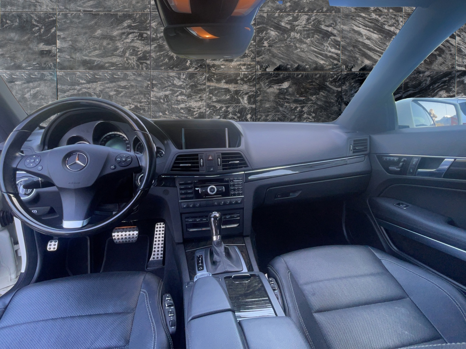 MERCEDES-BENZ E 250 CGI BlueEfficiency Automatic - 11