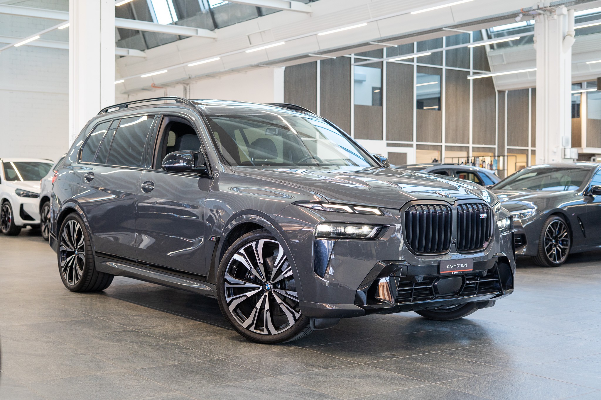 X7 xDrive 48V M60i M Sport / 23" Felgen / Iconic Glow / Head-Up Display / Panorama-Schiebedach