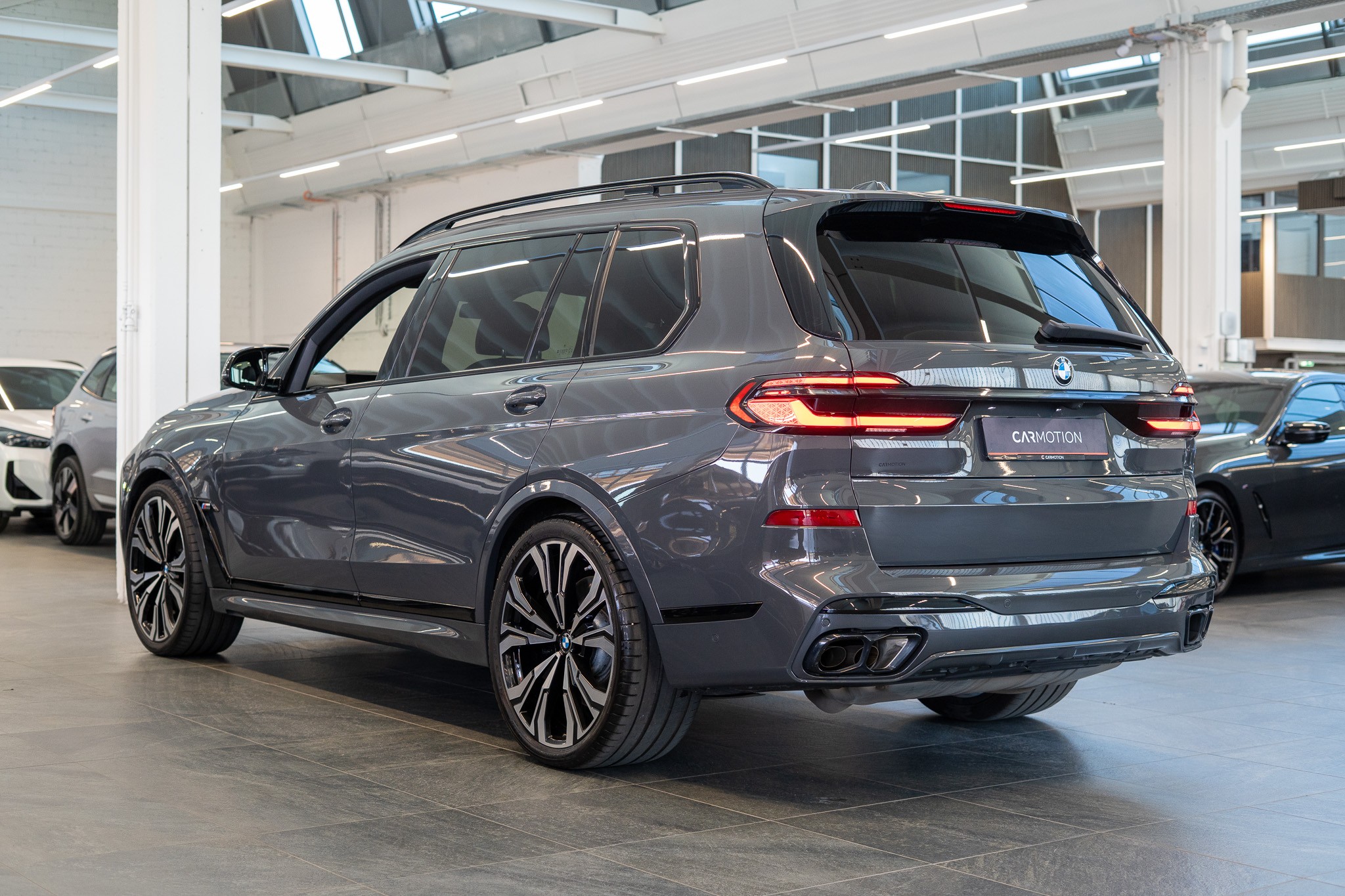 X7 xDrive 48V M60i M Sport / 23" Felgen / Iconic Glow / Head-Up Display / Panorama-Schiebedach