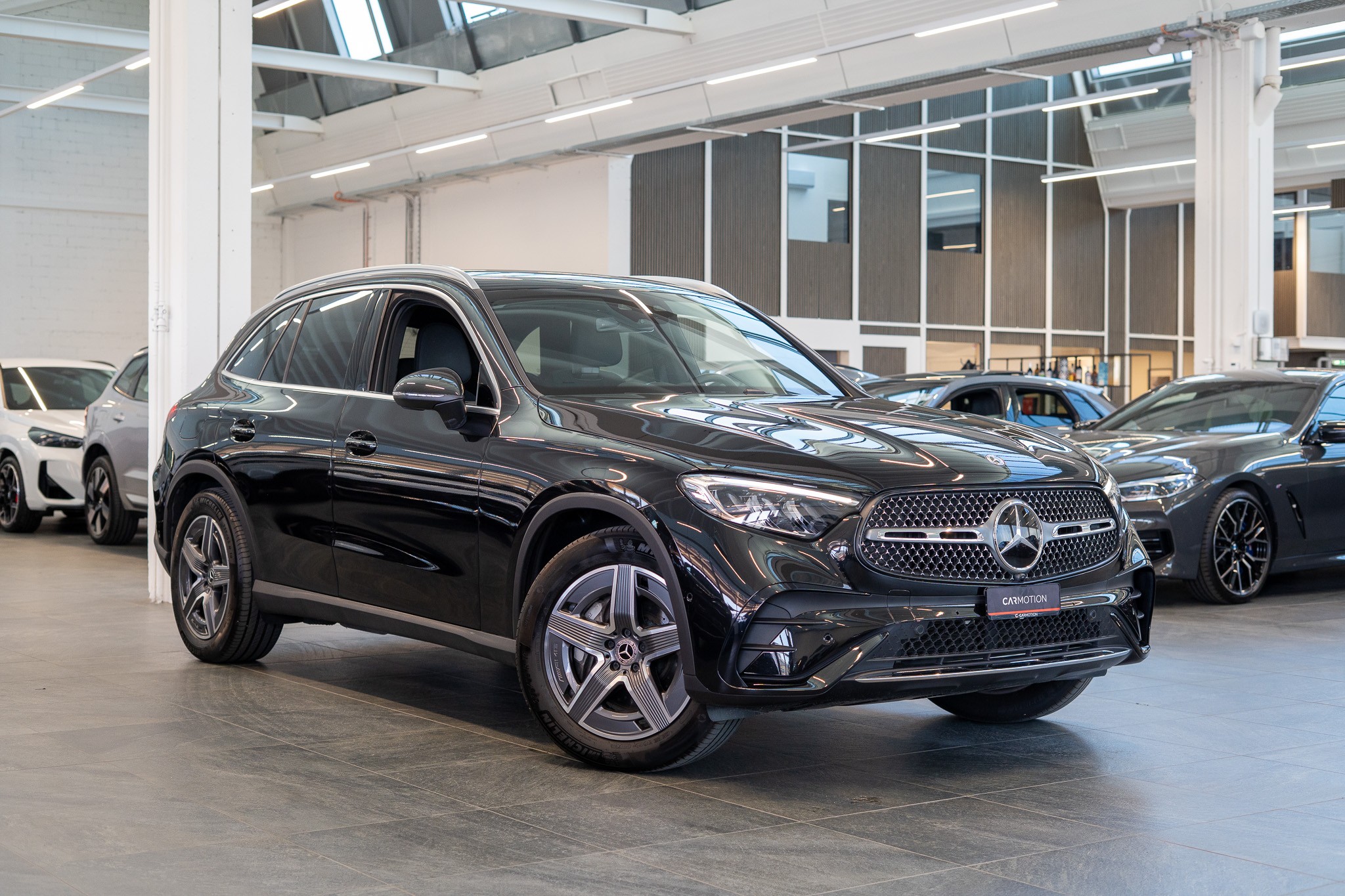GLC 300 d 4matic AMG Line / Anhängerkupplung / Memory Sitze / Ambiente