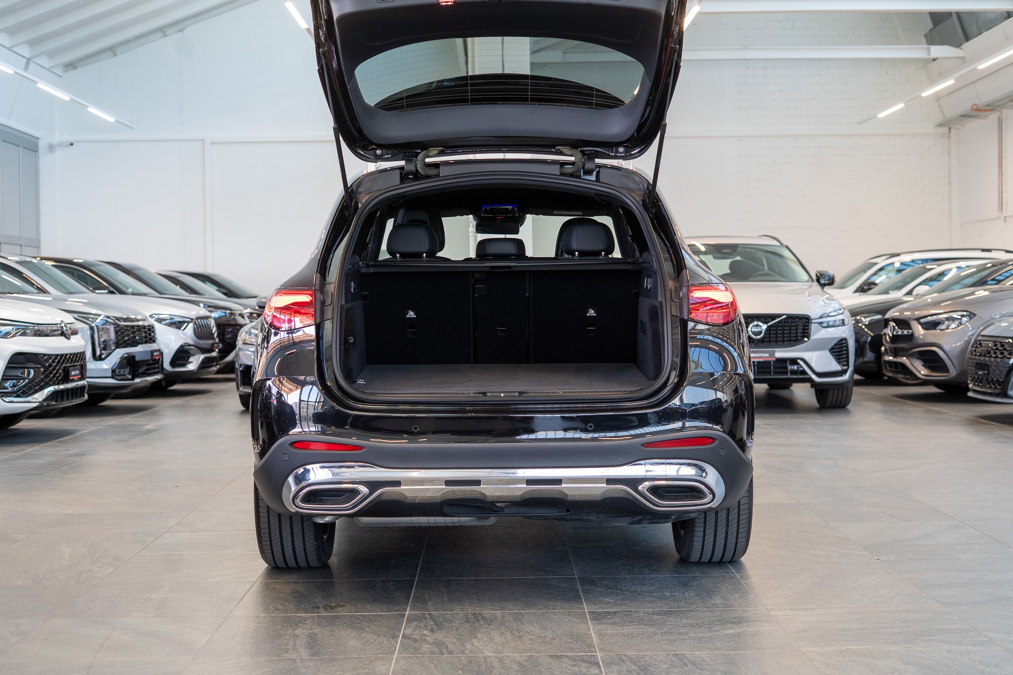 GLC 300 d 4matic AMG Line / Anhängerkupplung / Memory Sitze / Ambiente
