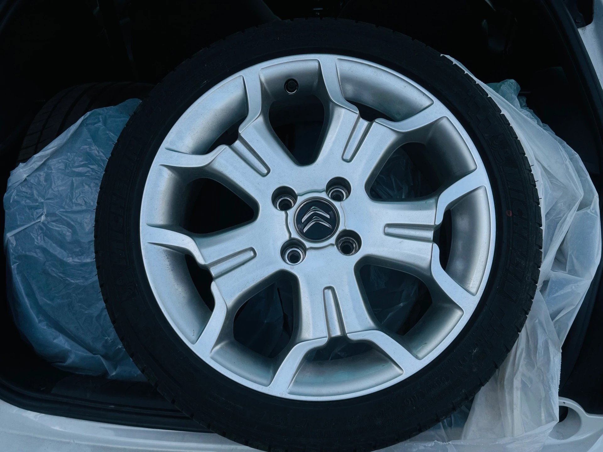 DS AUTOMOBILES DS3 1.2 VTi SO Irresistent - 4