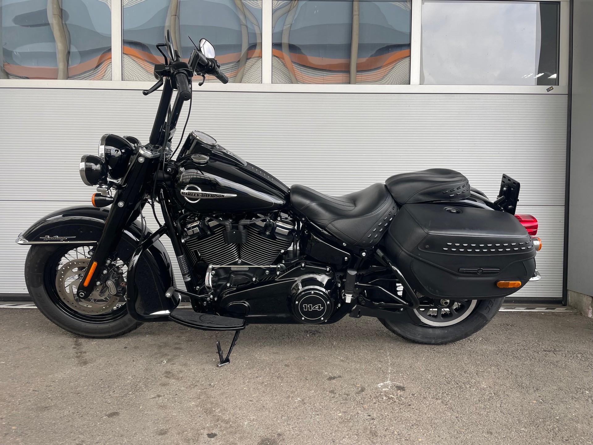 HARLEY-DAVIDSON FLHCS Heritage Classic 114 ABS - 2