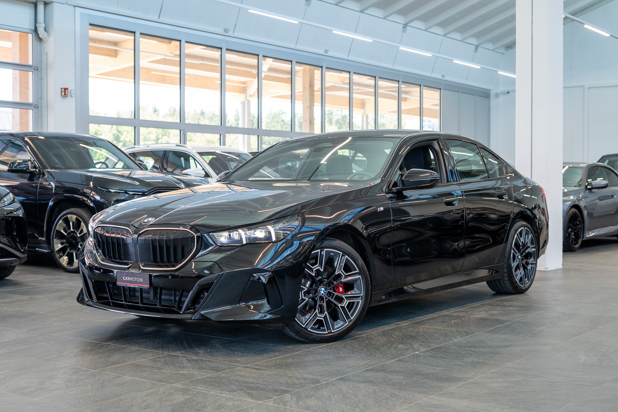 520i M Sport / Iconic Glow / 4-Zonen Klima / Harman Kardon / Sitzheizung & Lüftung
