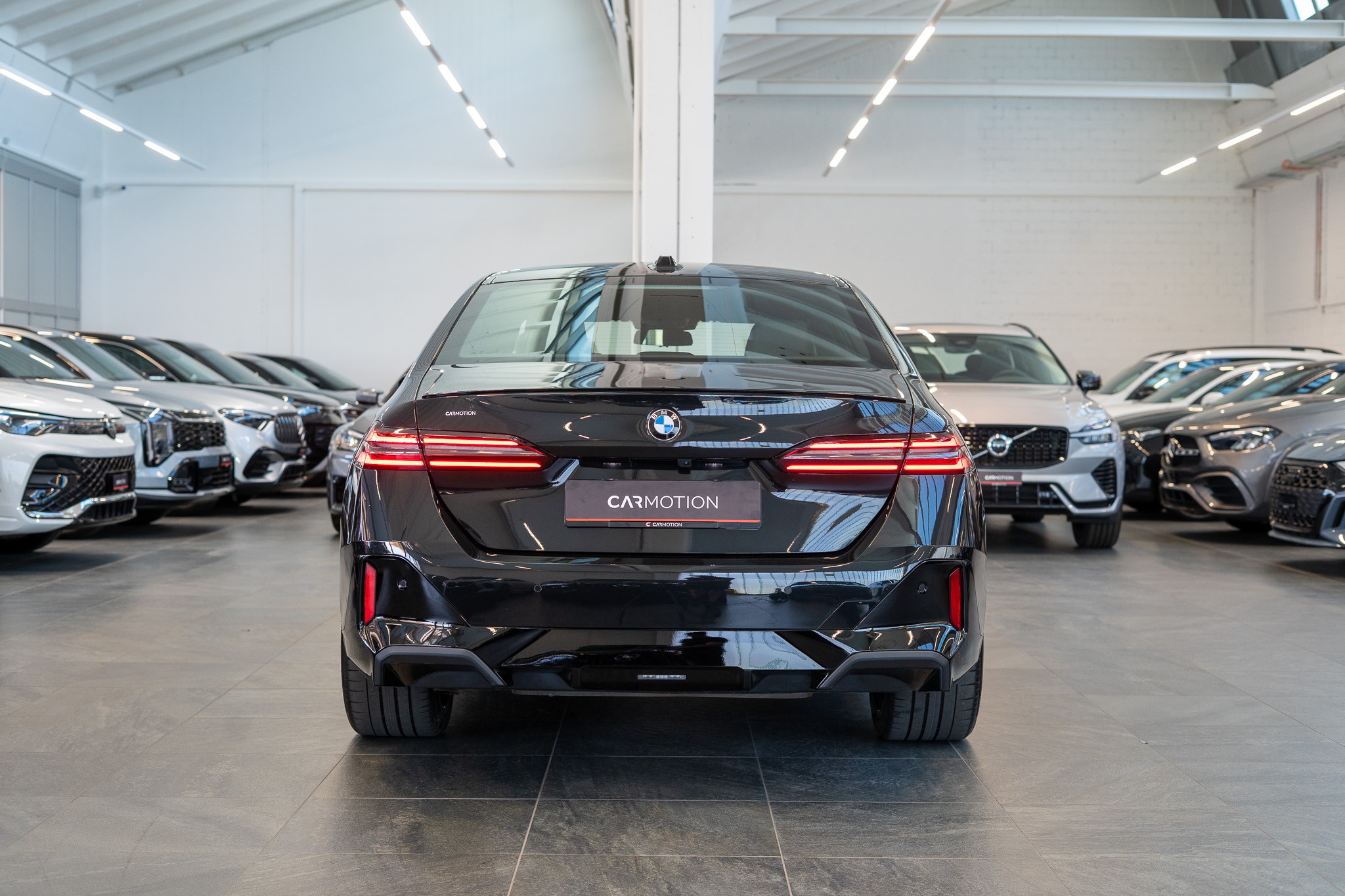 520i M Sport / Iconic Glow / 4-Zonen Klima / Harman Kardon / Sitzheizung & Lüftung