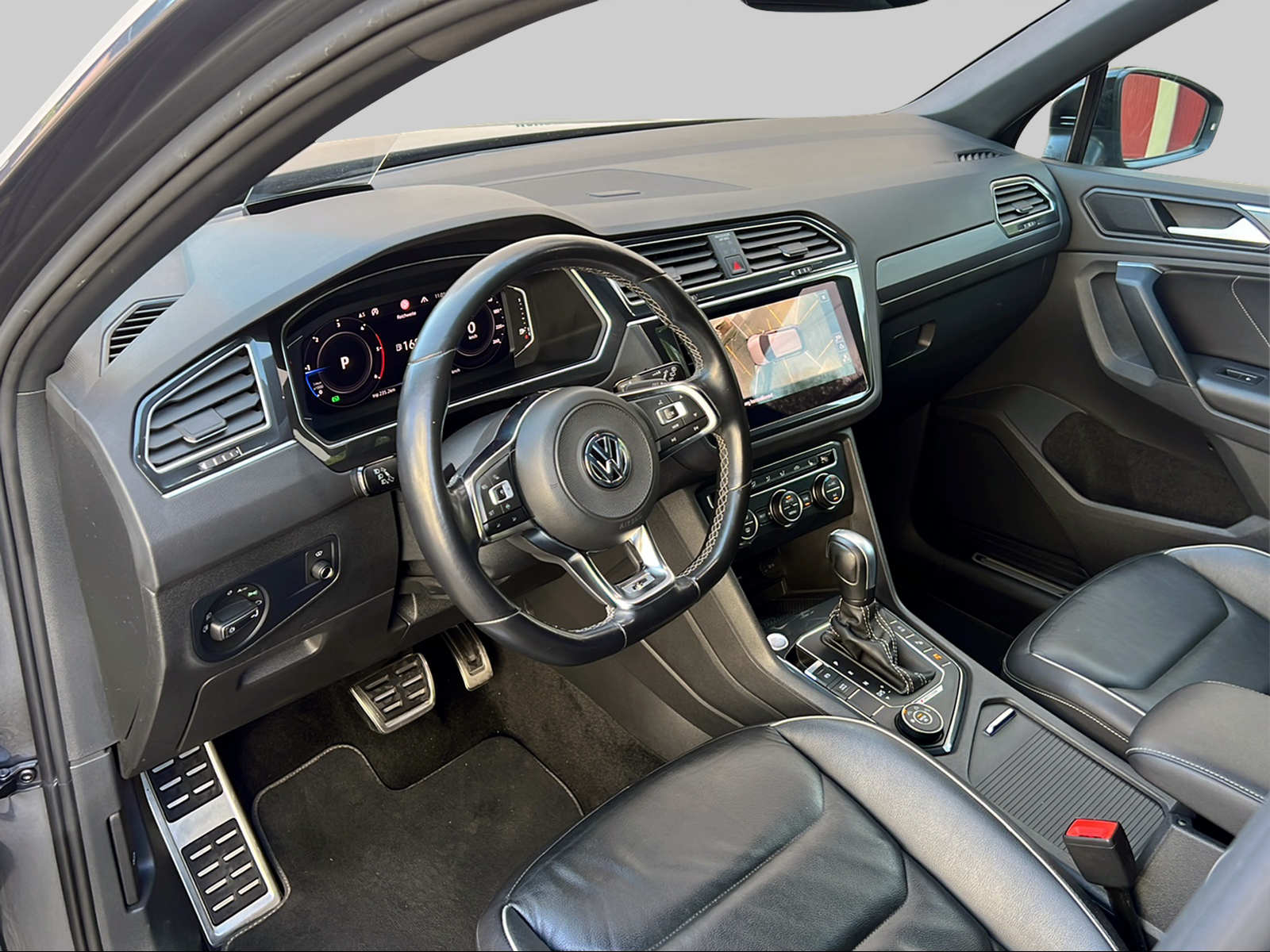 VW Tiguan 2.0 TDI SCR Highline R- Line 4Motion DSG - 9