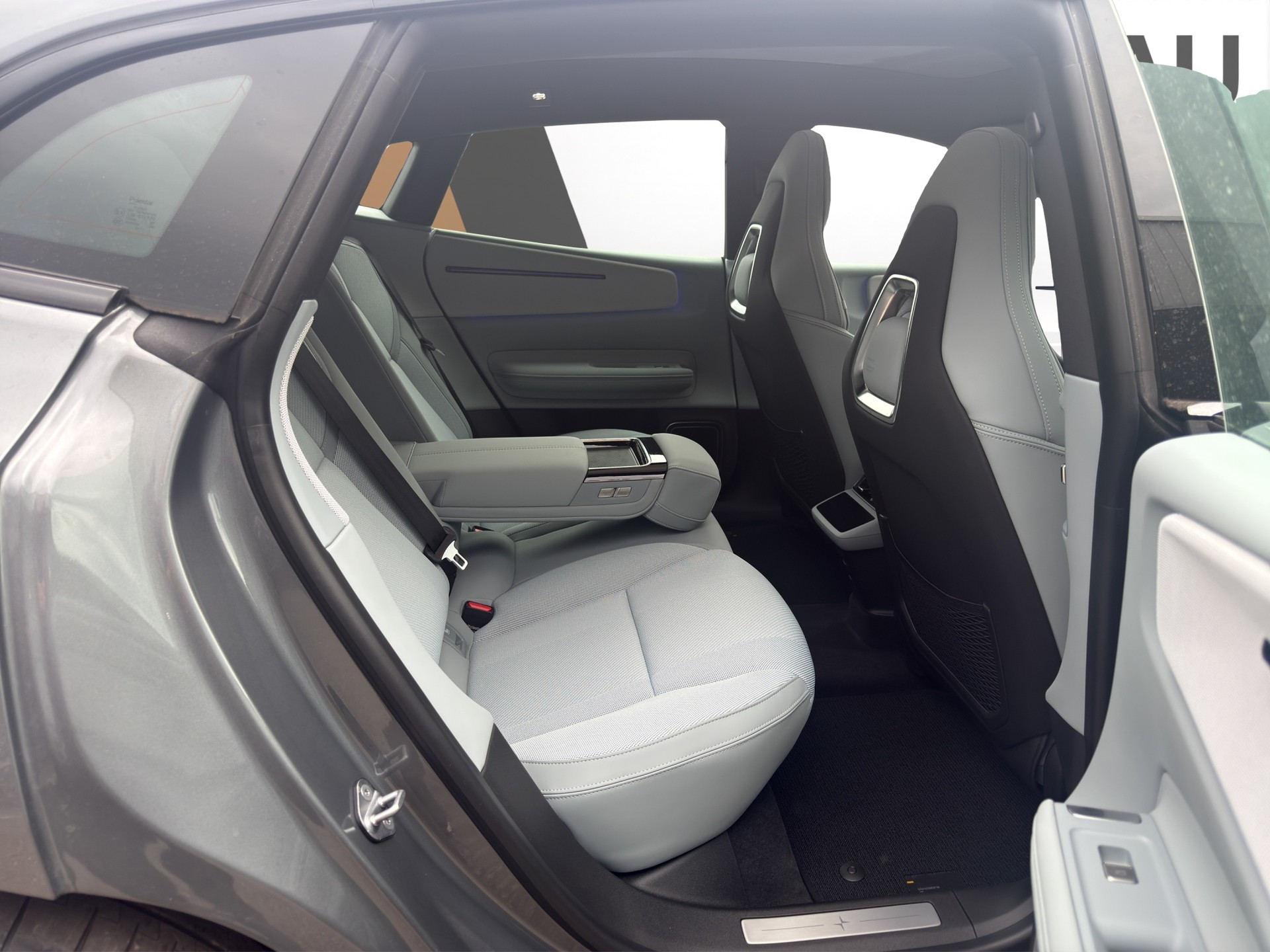 POLESTAR 4 Long Range Dual Motor - 12