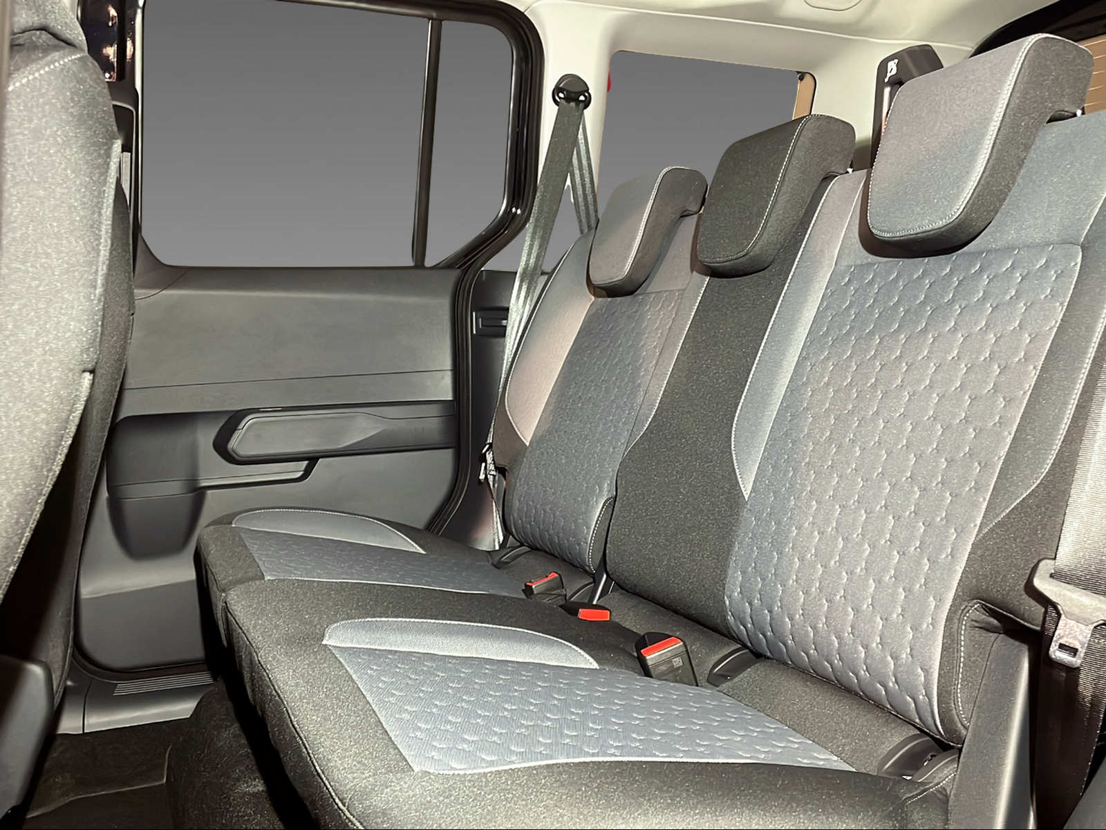 FORD Tourneo Courier 1.0 EcoBoost Titanium - 12