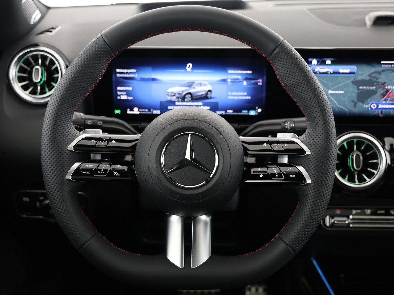 MERCEDES-BENZ GLA 200 7G-DCT - 12