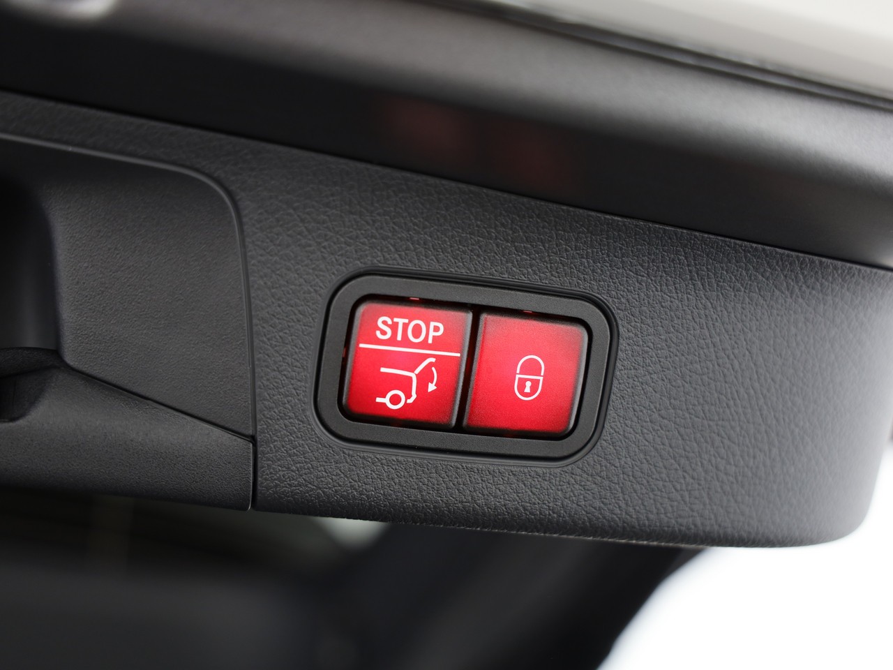 MERCEDES-BENZ GLA 200 7G-DCT - 22