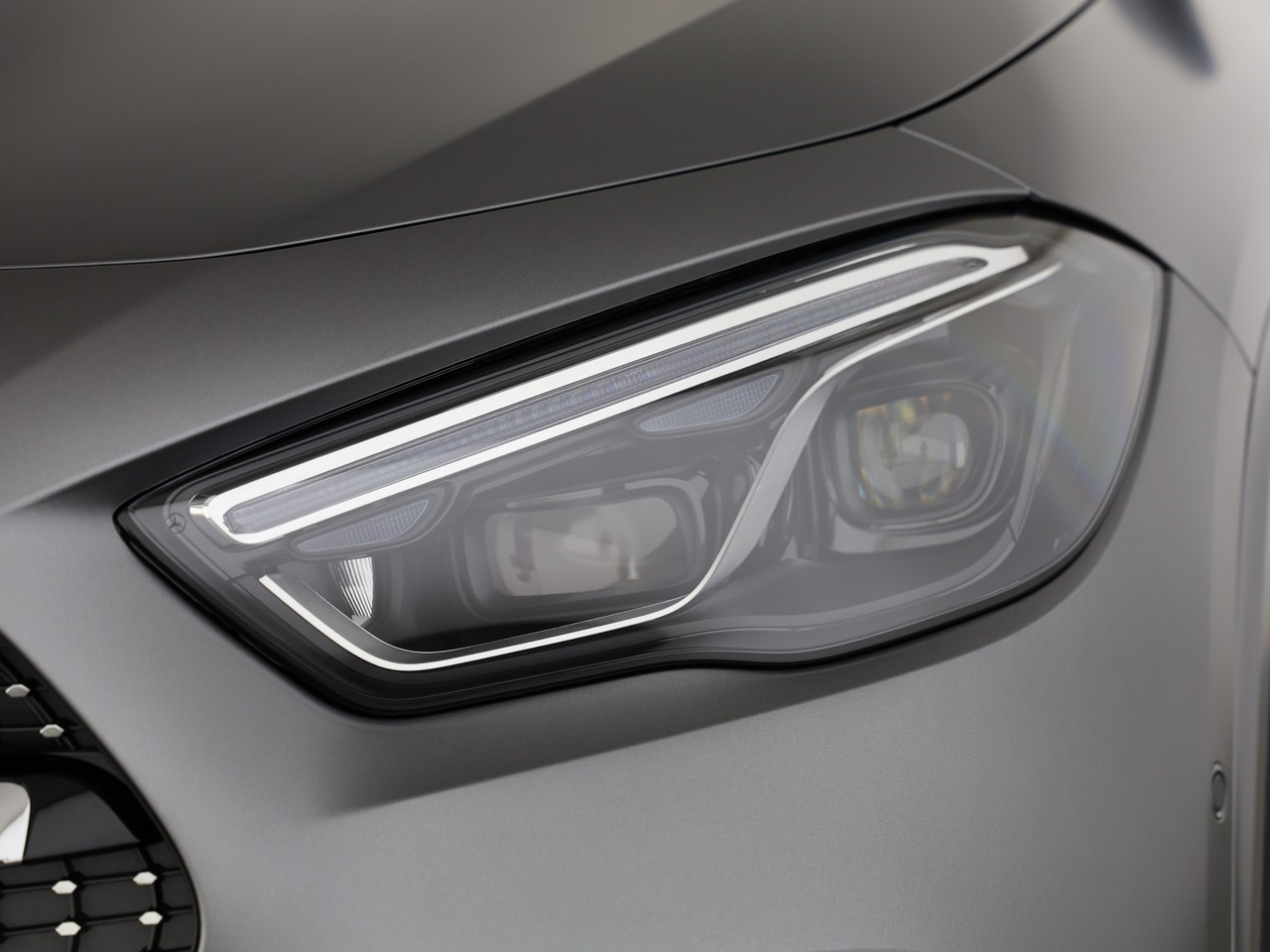 MERCEDES-BENZ GLA 200 7G-DCT - 21