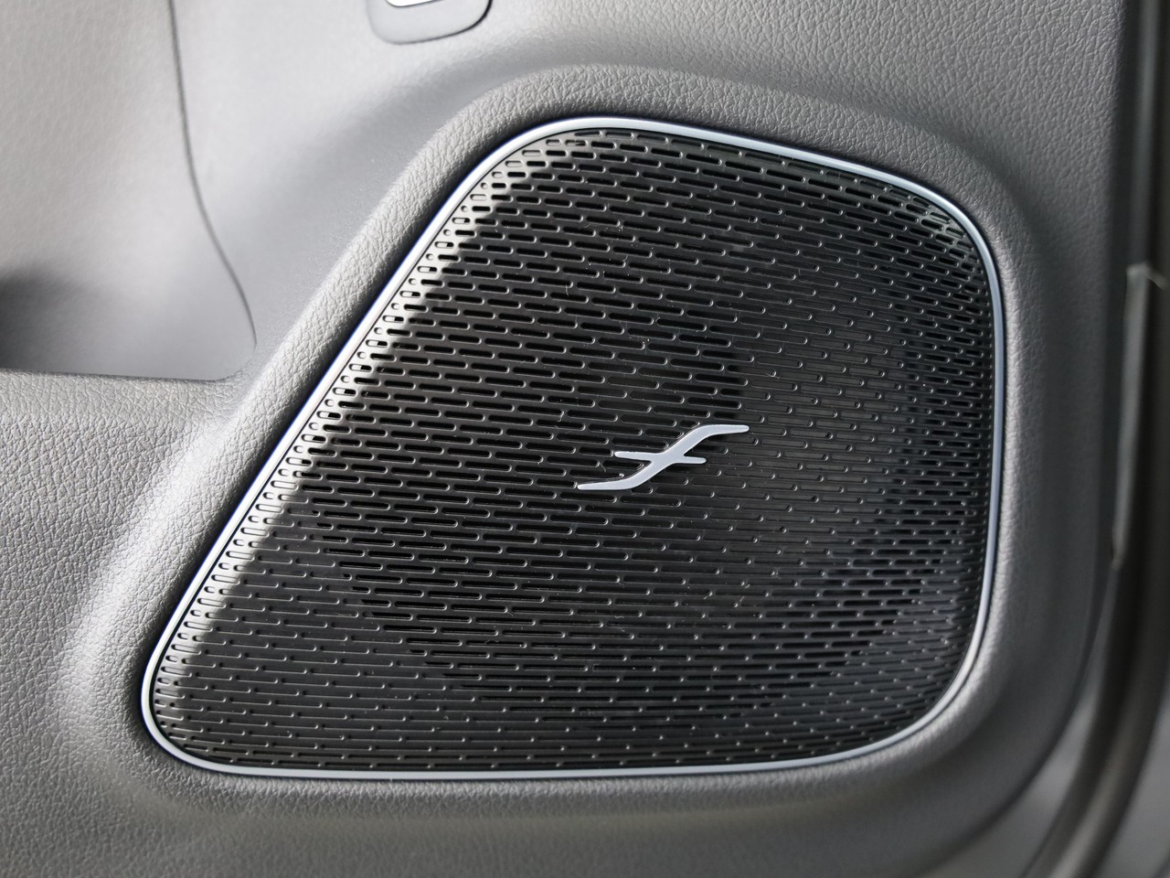 MERCEDES-BENZ GLA 200 7G-DCT - 17