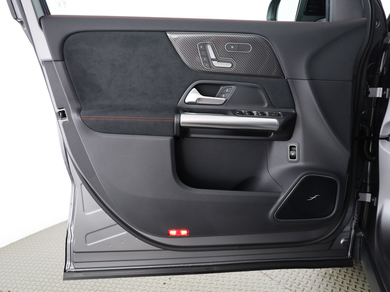 MERCEDES-BENZ GLA 200 7G-DCT - 15