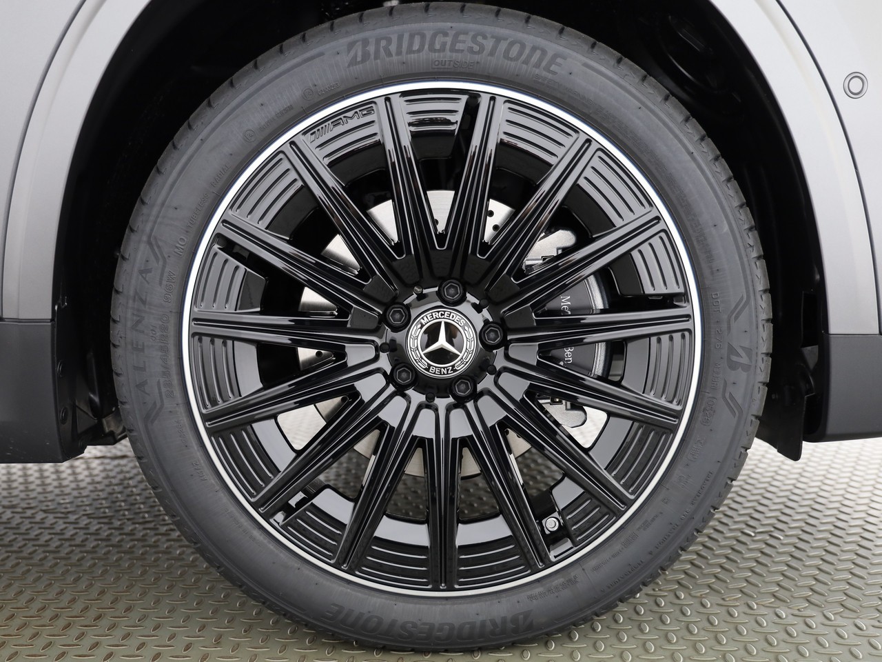 MERCEDES-BENZ GLA 200 7G-DCT - 24