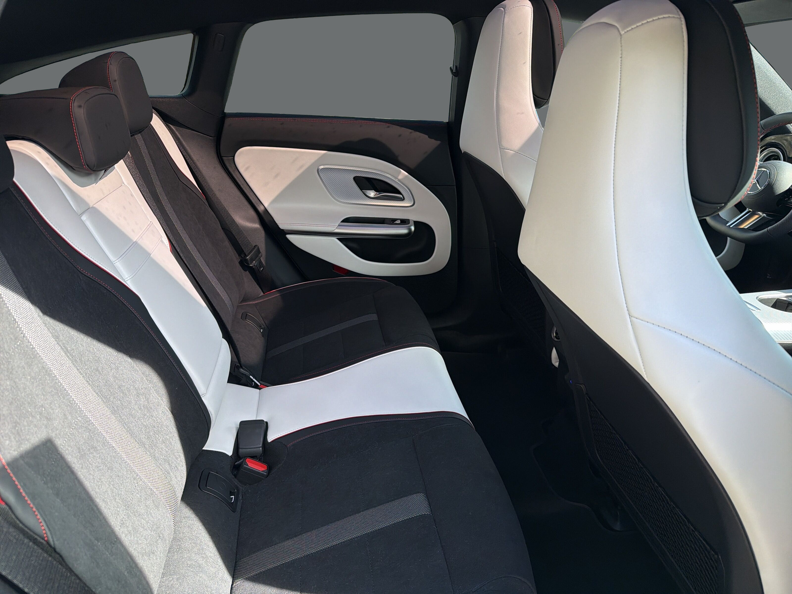 MERCEDES-BENZ CLA Shooting Brake 350 4Matic 85 kWh EQ - 19