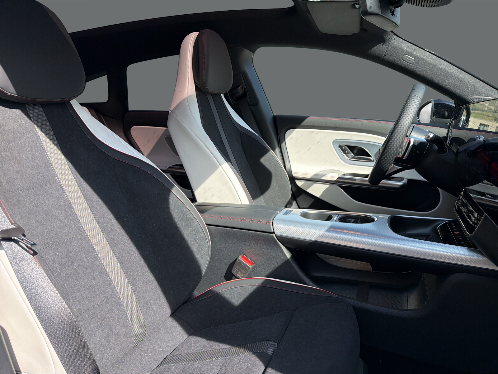 MERCEDES-BENZ CLA Shooting Brake 350 4Matic 85 kWh EQ - 18