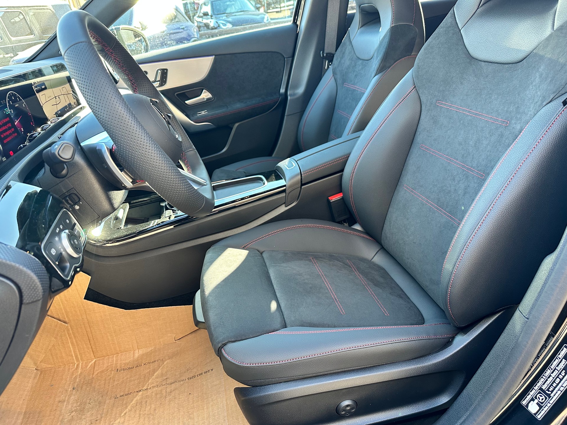 MERCEDES-BENZ A 250 AMG Line 4Matic - 11
