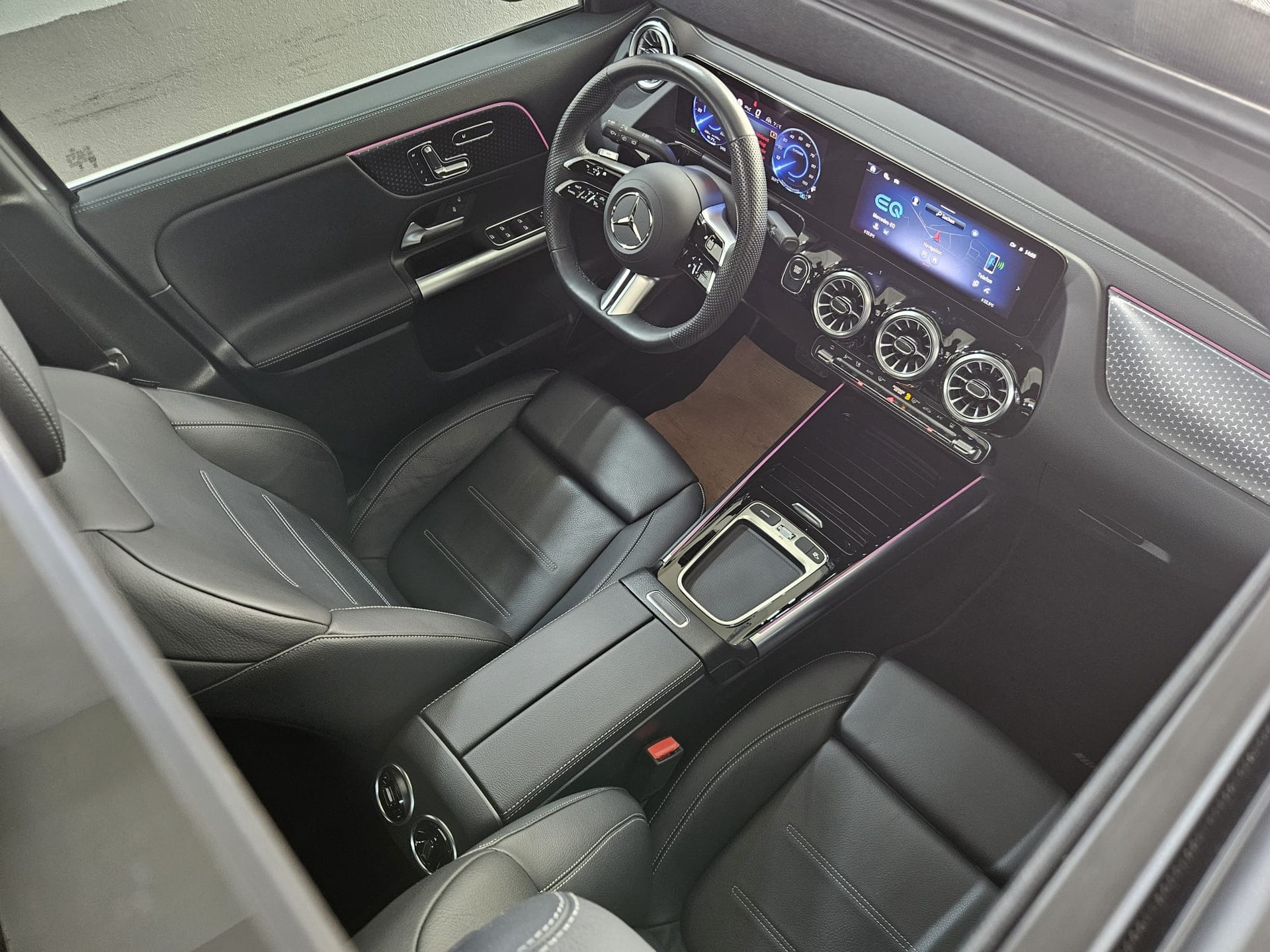 MERCEDES-BENZ EQA 350 Swiss Star AMG Line 4matic - 17