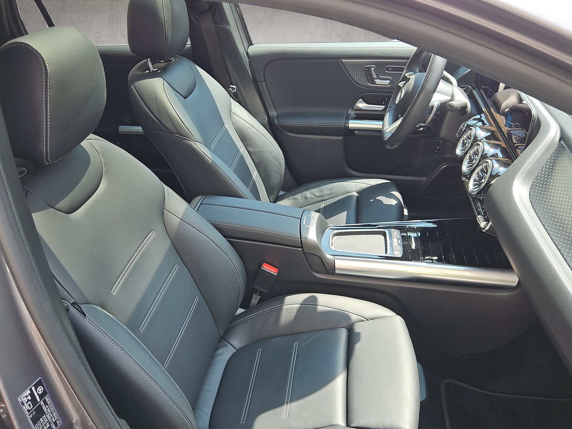 MERCEDES-BENZ EQA 350 Swiss Star AMG Line 4matic - 10